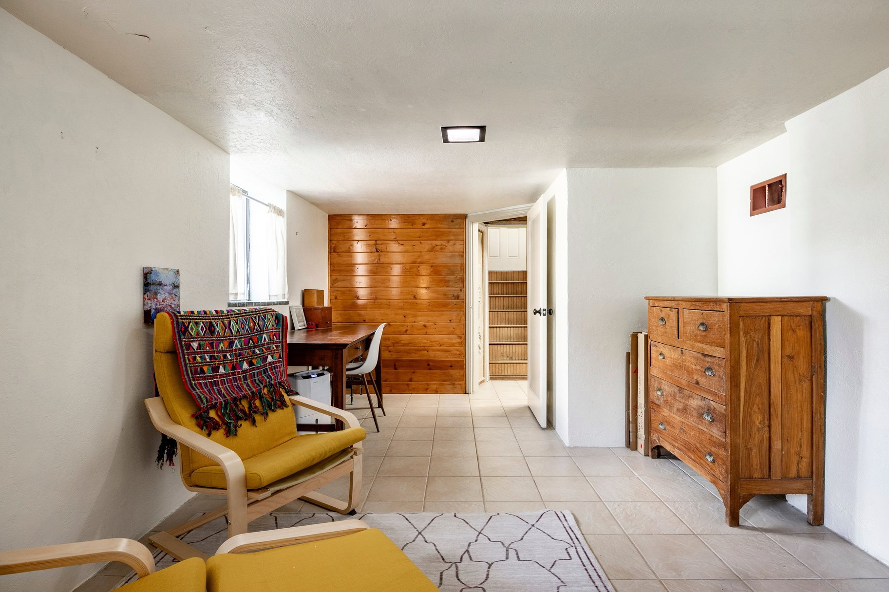  Beautifully Updated Home with 2,074 Sq. Ft. of Living Space, Historic Character - 物件實景