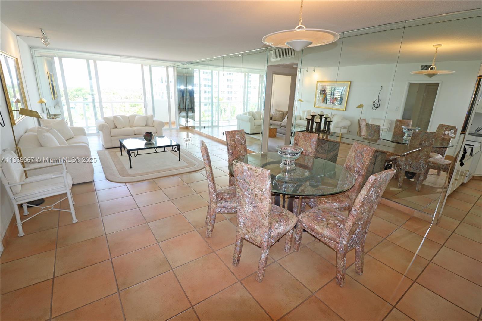 Miami Beach, Florida, 33140, United States, 2 Bedrooms Bedrooms, ,2 BathroomsBathrooms,Residential,For Sale,1890923