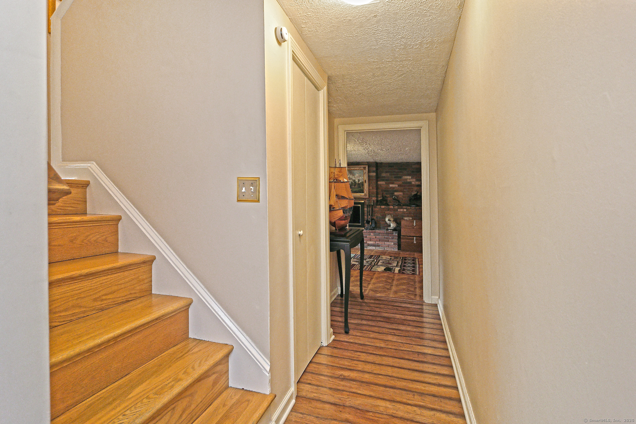 Milford, Connecticut, 06460, United States, 3 Bedrooms Bedrooms, ,3 BathroomsBathrooms,Residential,For Sale,1933259