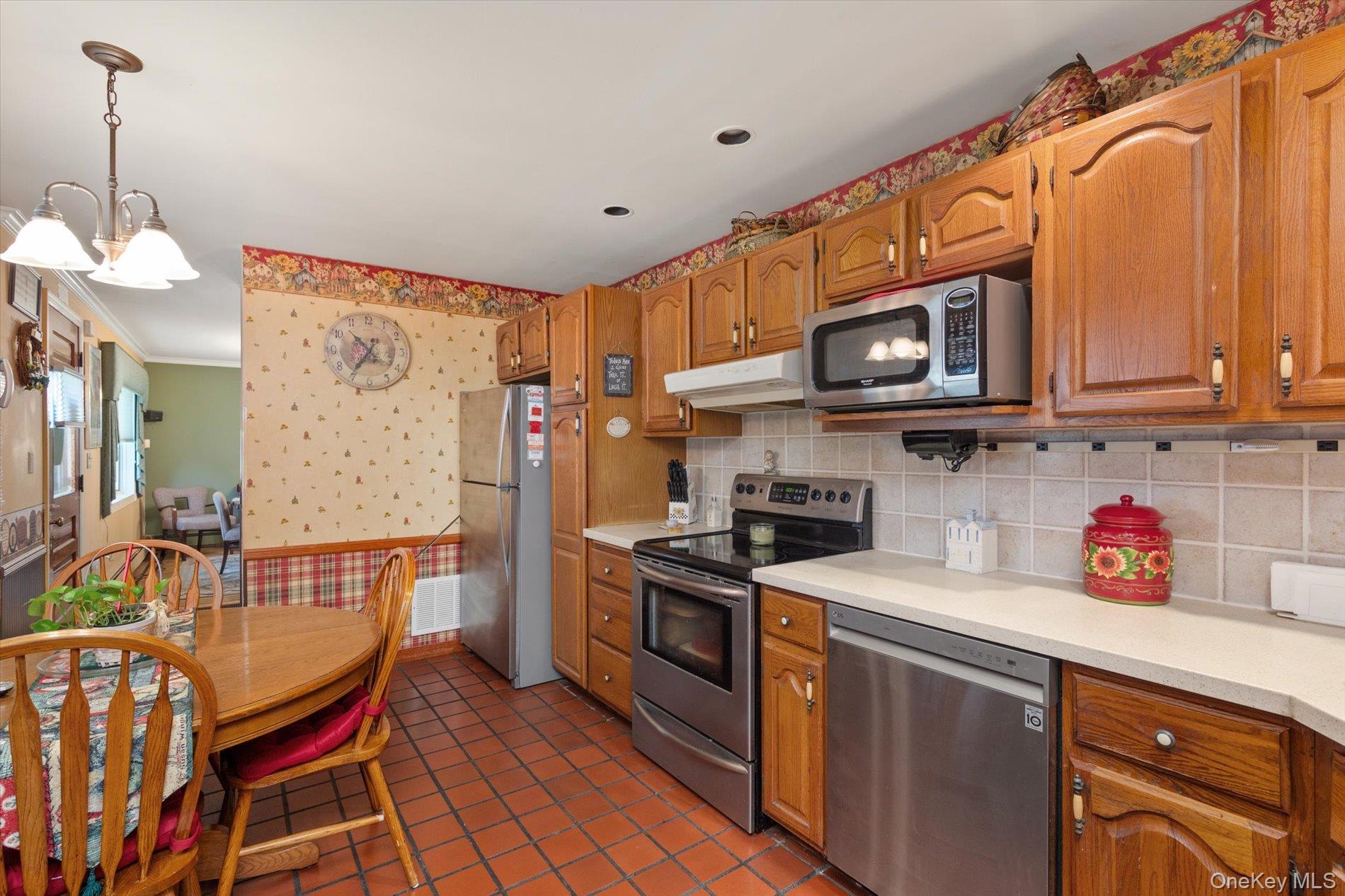 Levittown, New York, 11756, United States, 5 Bedrooms Bedrooms, ,2 BathroomsBathrooms,Residential,For Sale,1931352