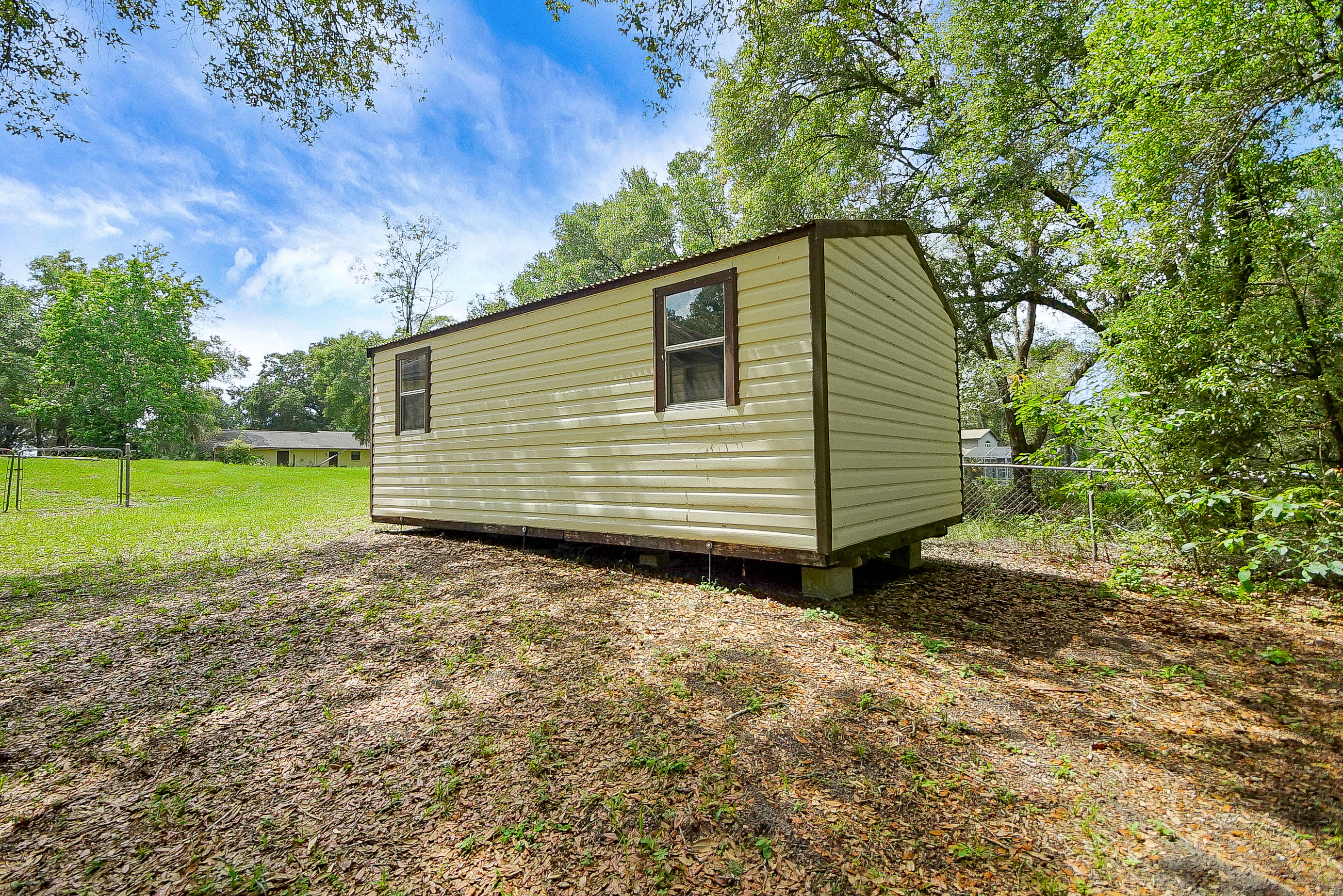 Lady Lake, Florida, 32159, United States, 4 Bedrooms Bedrooms, ,2 BathroomsBathrooms,Residential,For Sale,1873535