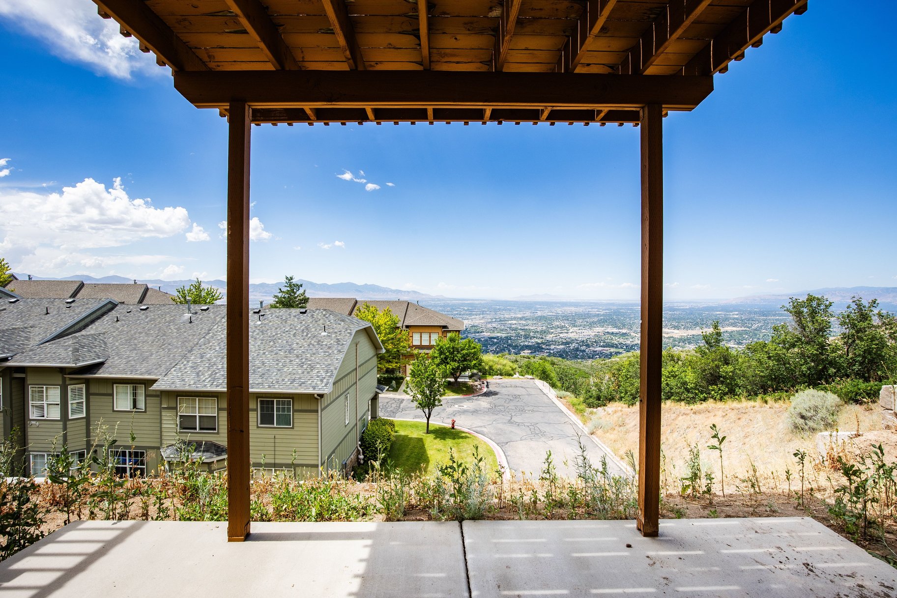  Suncrest Townhouse with Impeccable Valley Views - 物件實景