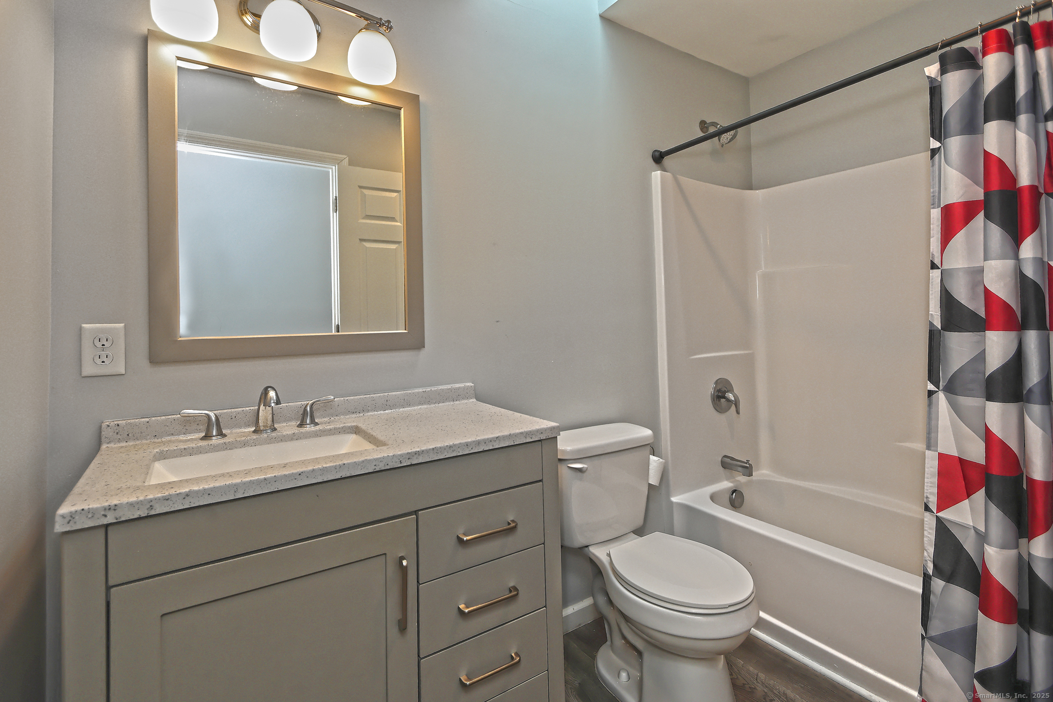 West Haven, Connecticut, 06516, United States, 5 Bedrooms Bedrooms, ,3 BathroomsBathrooms,Residential,For Sale,1918382