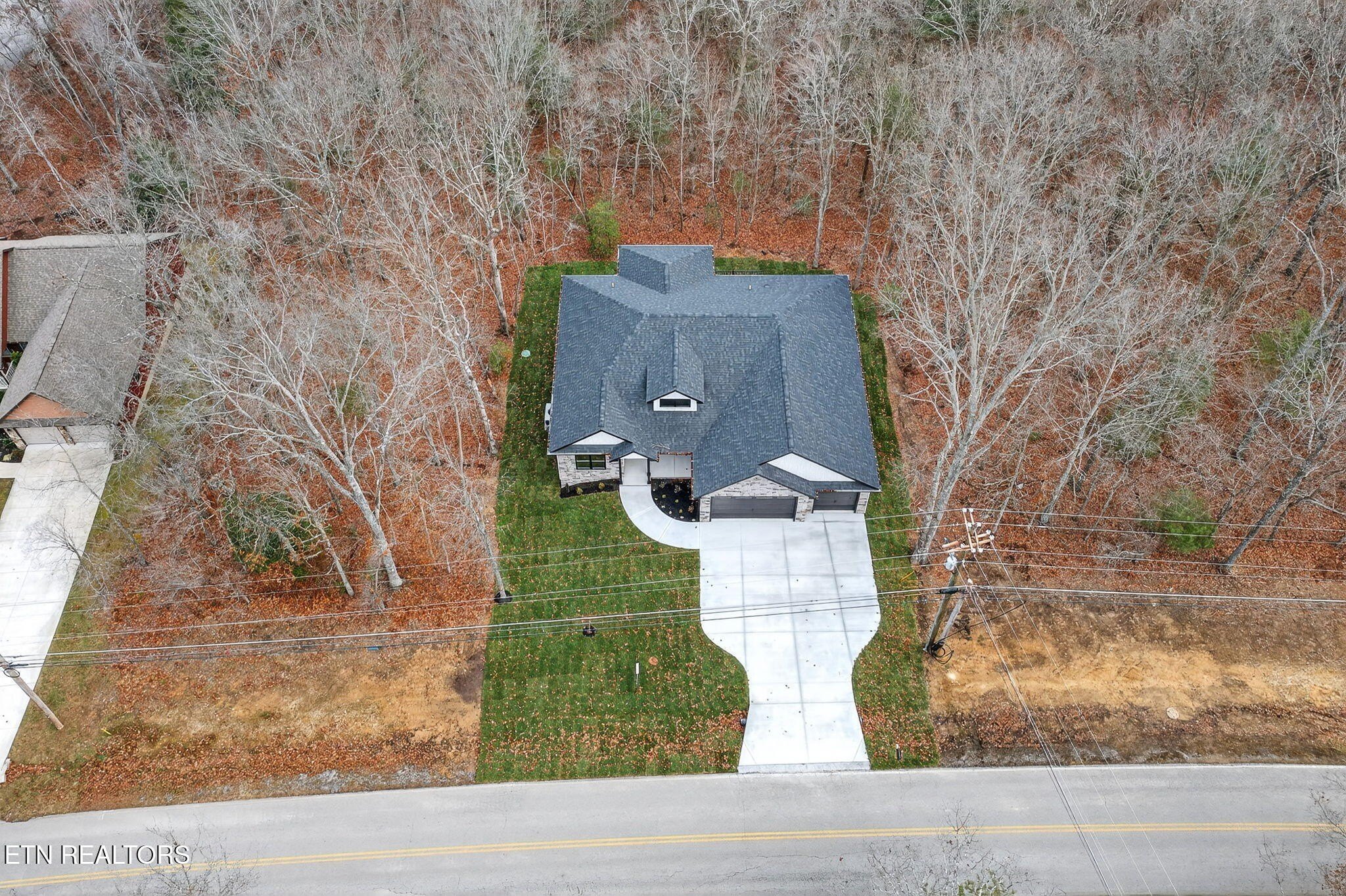 Crossville, Tennessee, 38558, United States, 3 Bedrooms Bedrooms, ,2 BathroomsBathrooms,Residential,For Sale,1989855