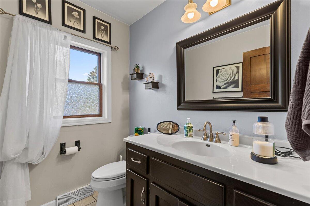 West Bend, Wisconsin, 53090, United States, 4 Bedrooms Bedrooms, ,3 BathroomsBathrooms,Residential,For Sale,1960551