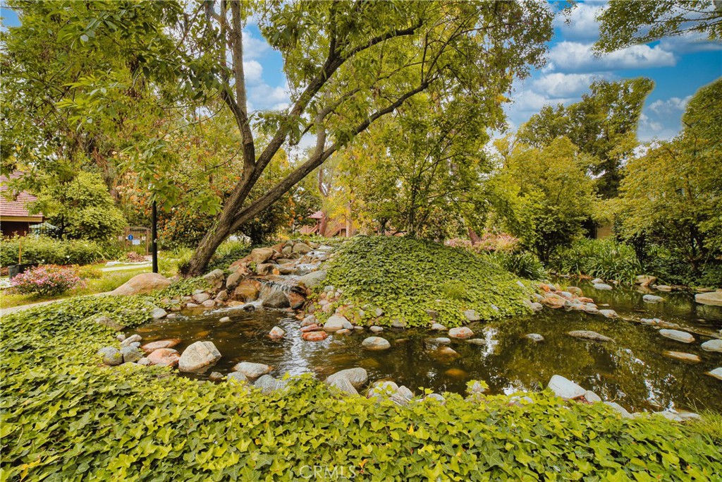 Canoga Park, California, 91303, United States, 2 Bedrooms Bedrooms, ,1 BathroomBathrooms,Residential,For Sale,1903560