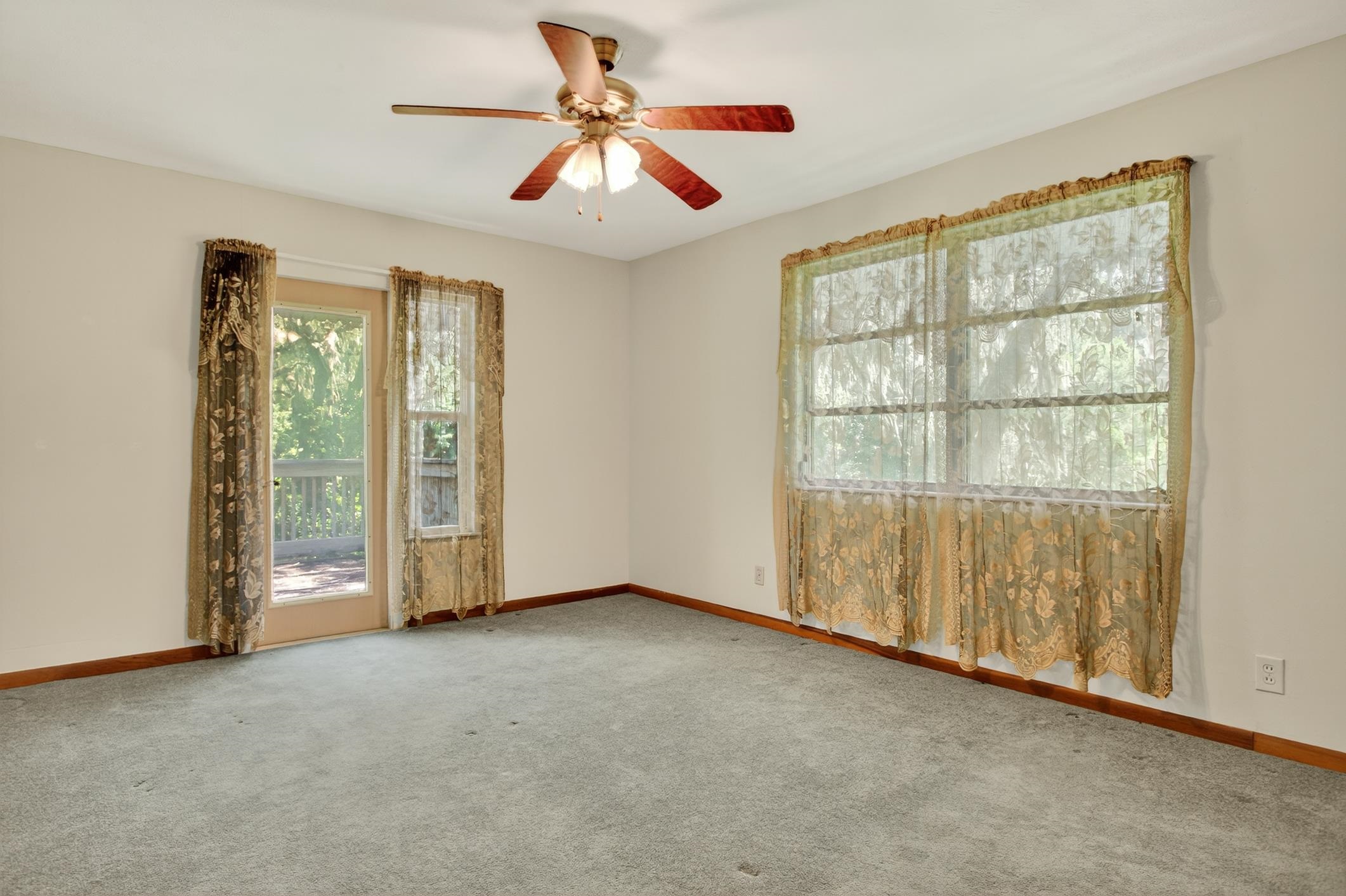 Crescent City, Florida, 32112, United States, 5 Bedrooms Bedrooms, ,3 BathroomsBathrooms,Residential,For Sale,1981097