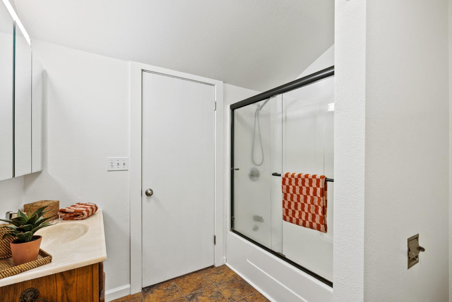 Scotts Valley, California, 95066, United States, 1 Bedroom Bedrooms, ,1 BathroomBathrooms,Residential,For Sale,2002288