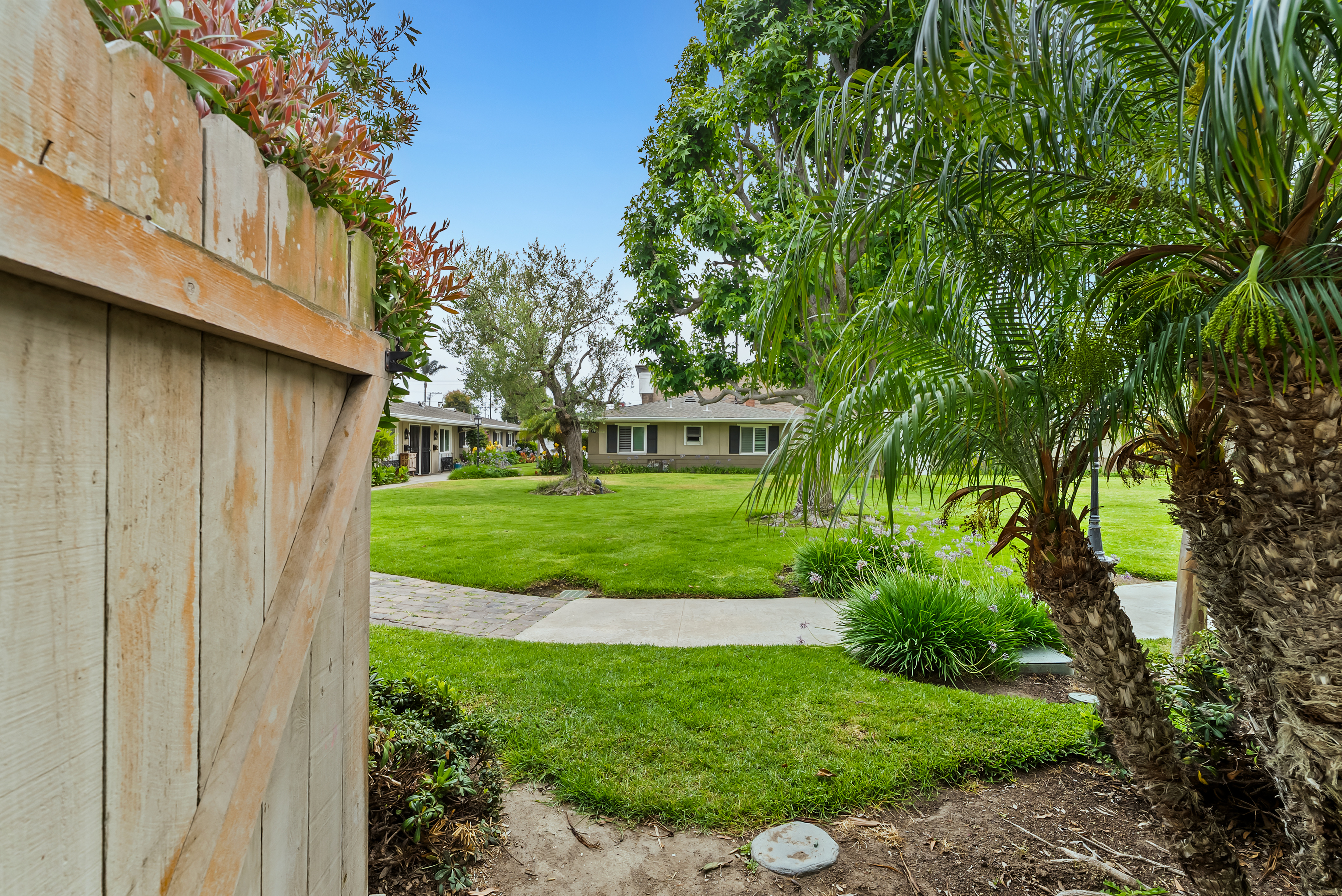  1741 Tustin Avenue, Costa Mesa, CA 92627 - 物件實景