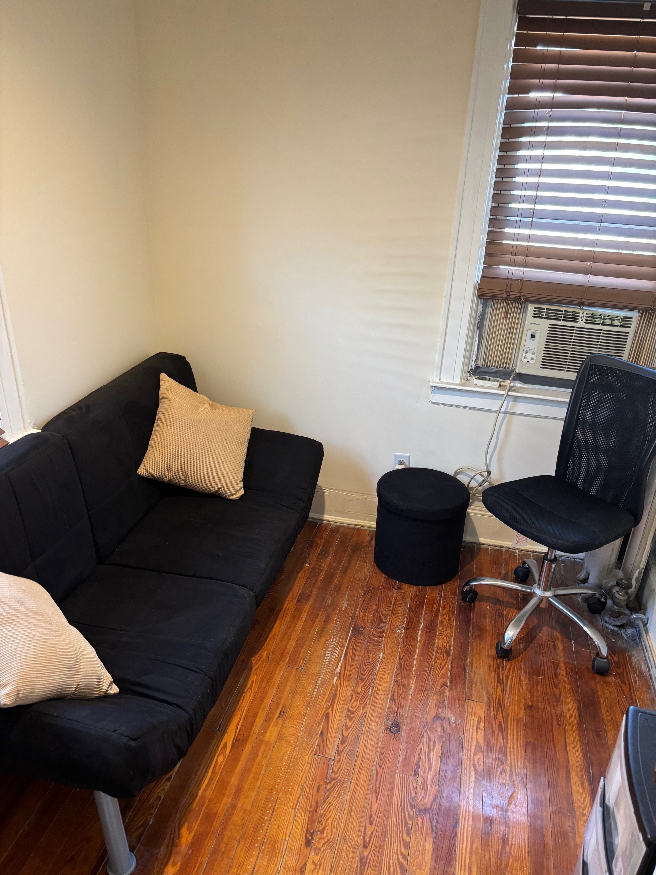 Jamaica, New York, 11434, United States, 3 Bedrooms Bedrooms, ,2 BathroomsBathrooms,Residential,For Sale,1942530