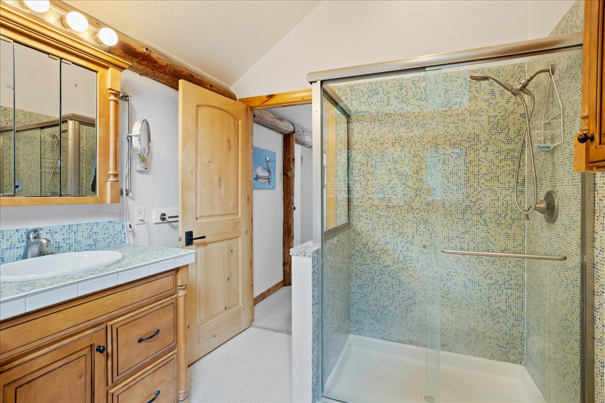 Hope, Idaho, 83836, United States, 3 Bedrooms Bedrooms, ,2 BathroomsBathrooms,Residential,For Sale,1764168