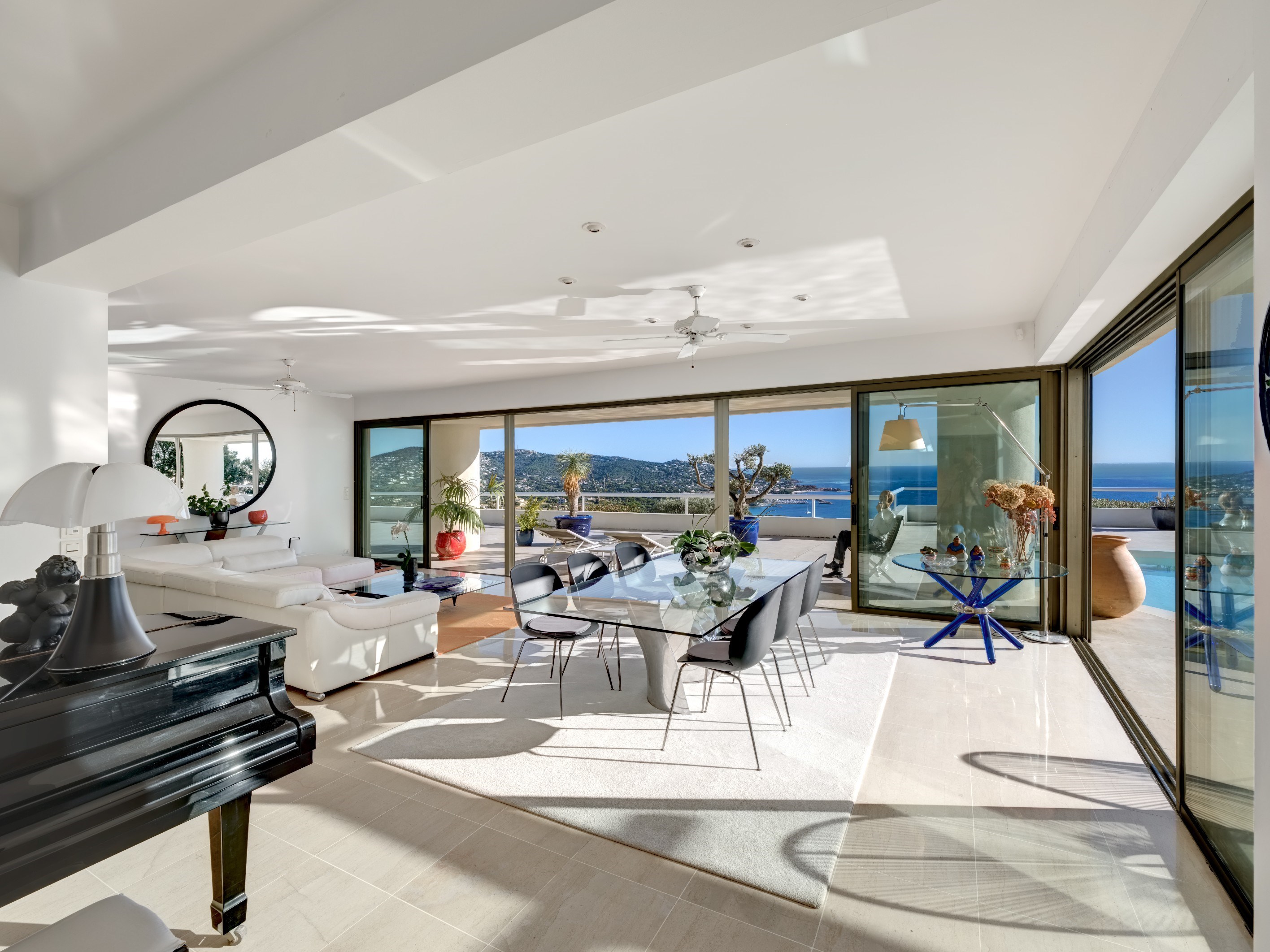  Contemporary villa with panoramic sea view for sale in Sainte-Maxime - 物件實景