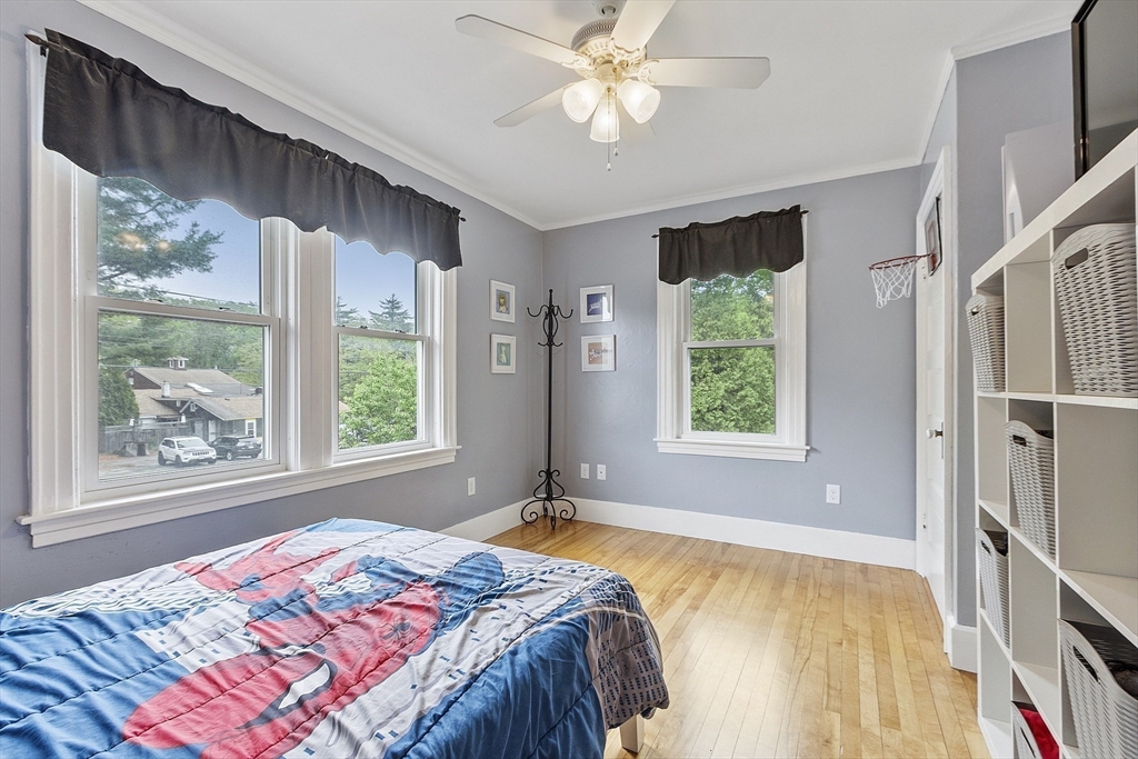 Lunenburg, Massachusetts, 01462, United States, 4 Bedrooms Bedrooms, ,2 BathroomsBathrooms,Residential,For Sale,1876161