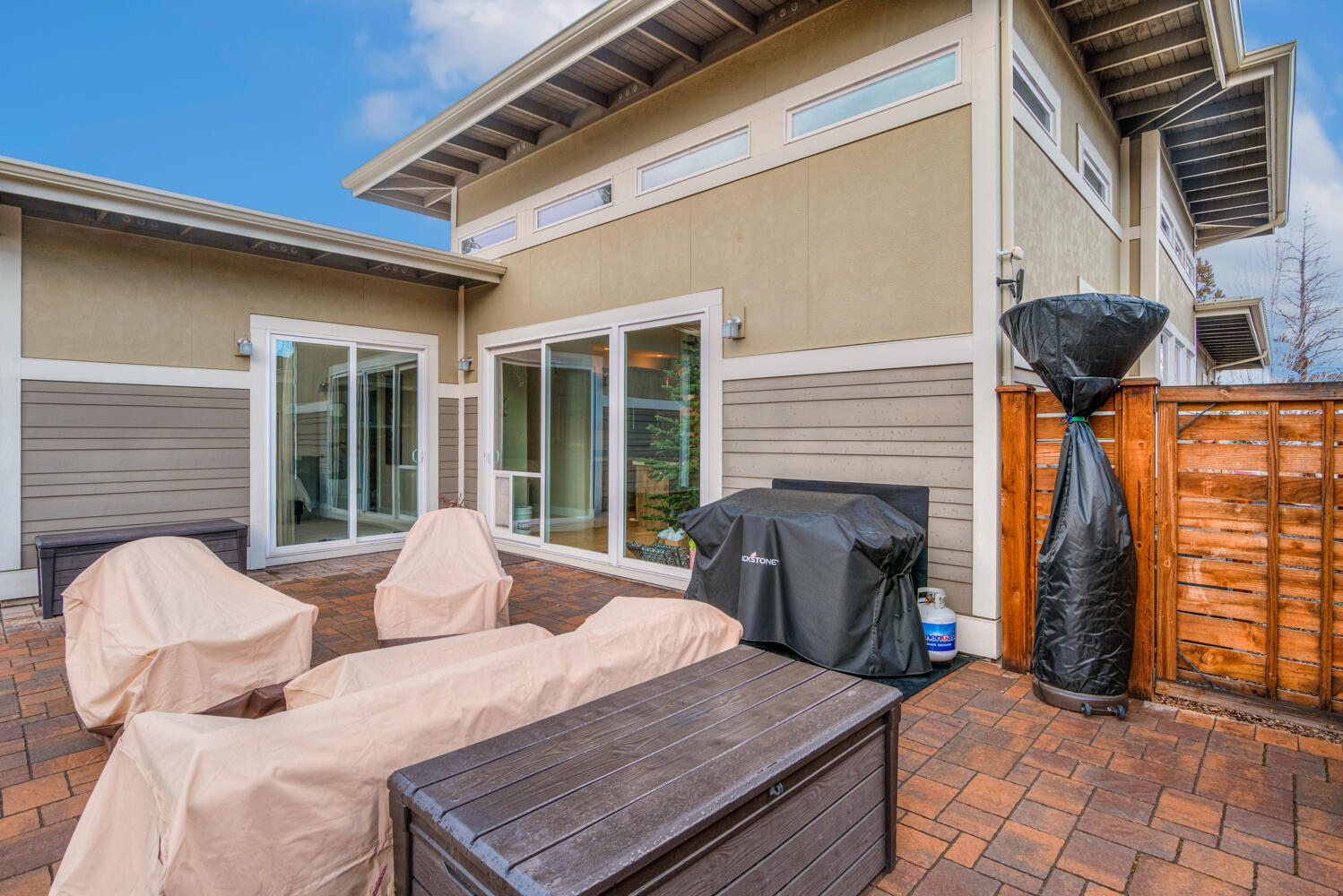 Bend, Oregon, 97703, United States, 3 Bedrooms Bedrooms, ,2 BathroomsBathrooms,Residential,For Sale,2005766