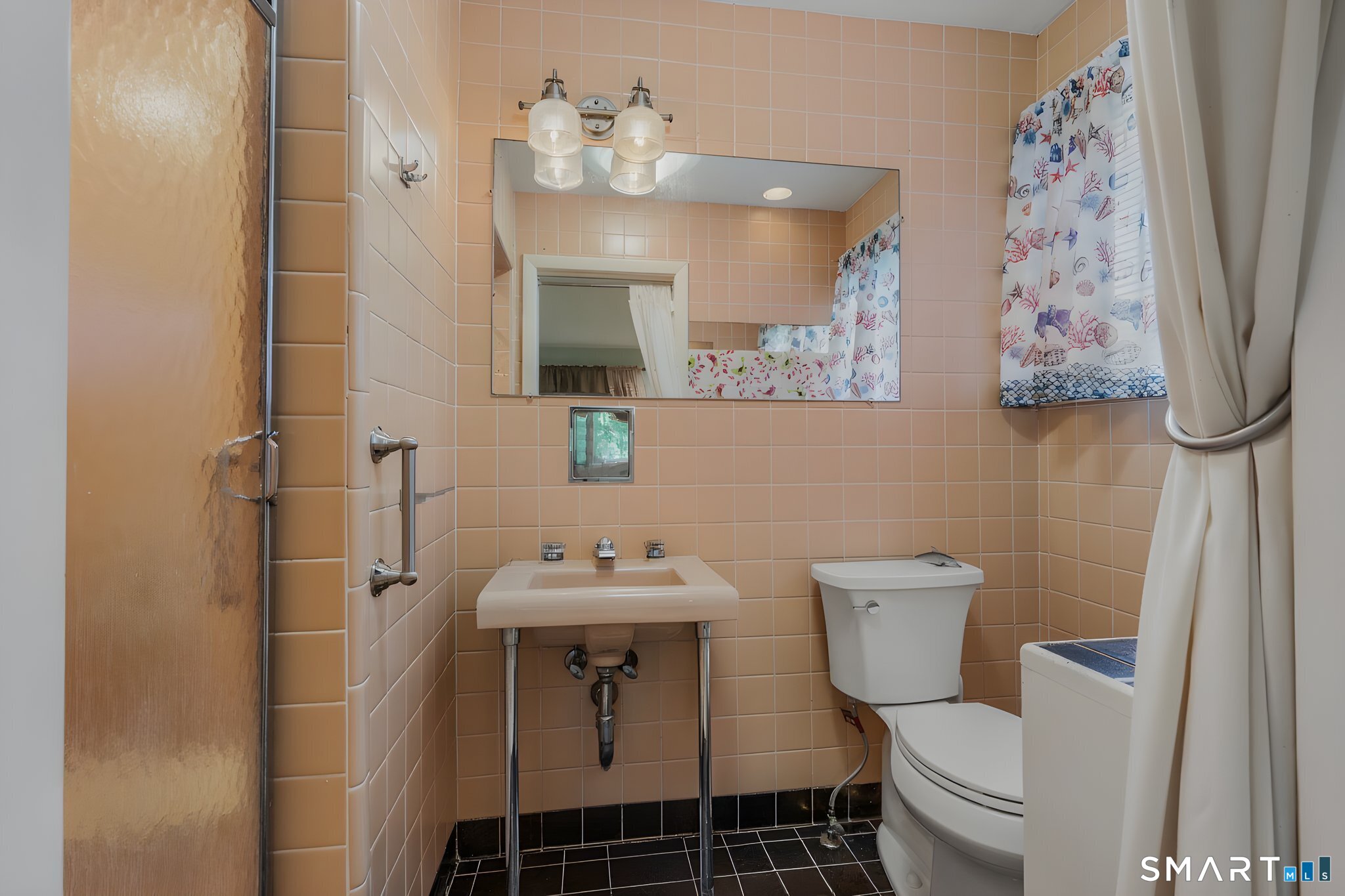 New London, Connecticut, 06320, United States, 4 Bedrooms Bedrooms, ,4 BathroomsBathrooms,Residential,For Sale,2048761