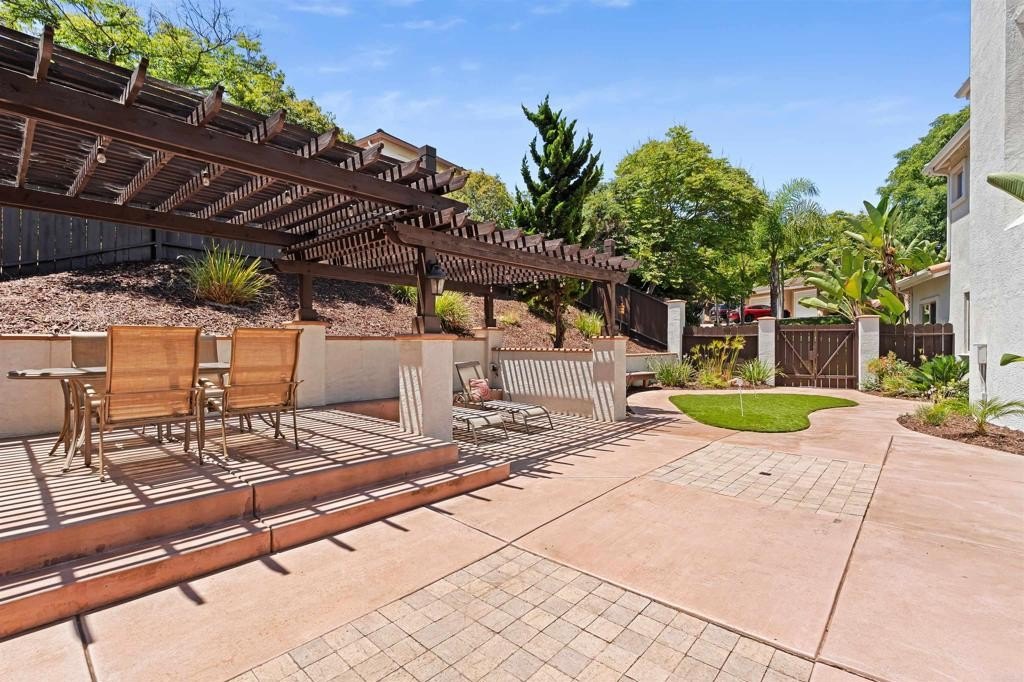 Chula Vista, California, 91910, United States, 5 Bedrooms Bedrooms, ,6 BathroomsBathrooms,Residential,For Sale,1996956