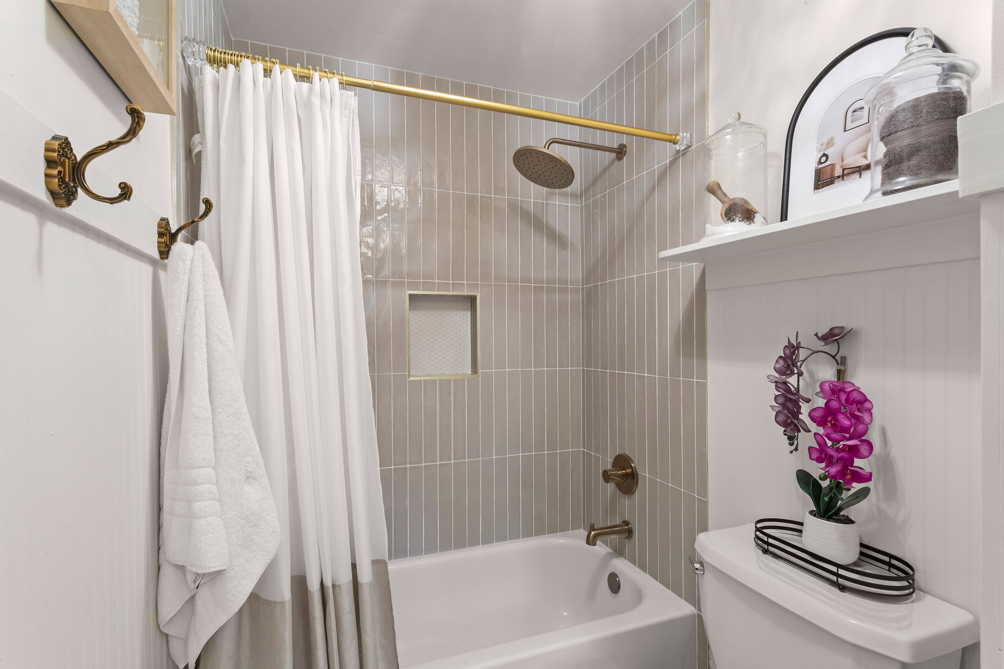  Timeless Elegance in Roswell
