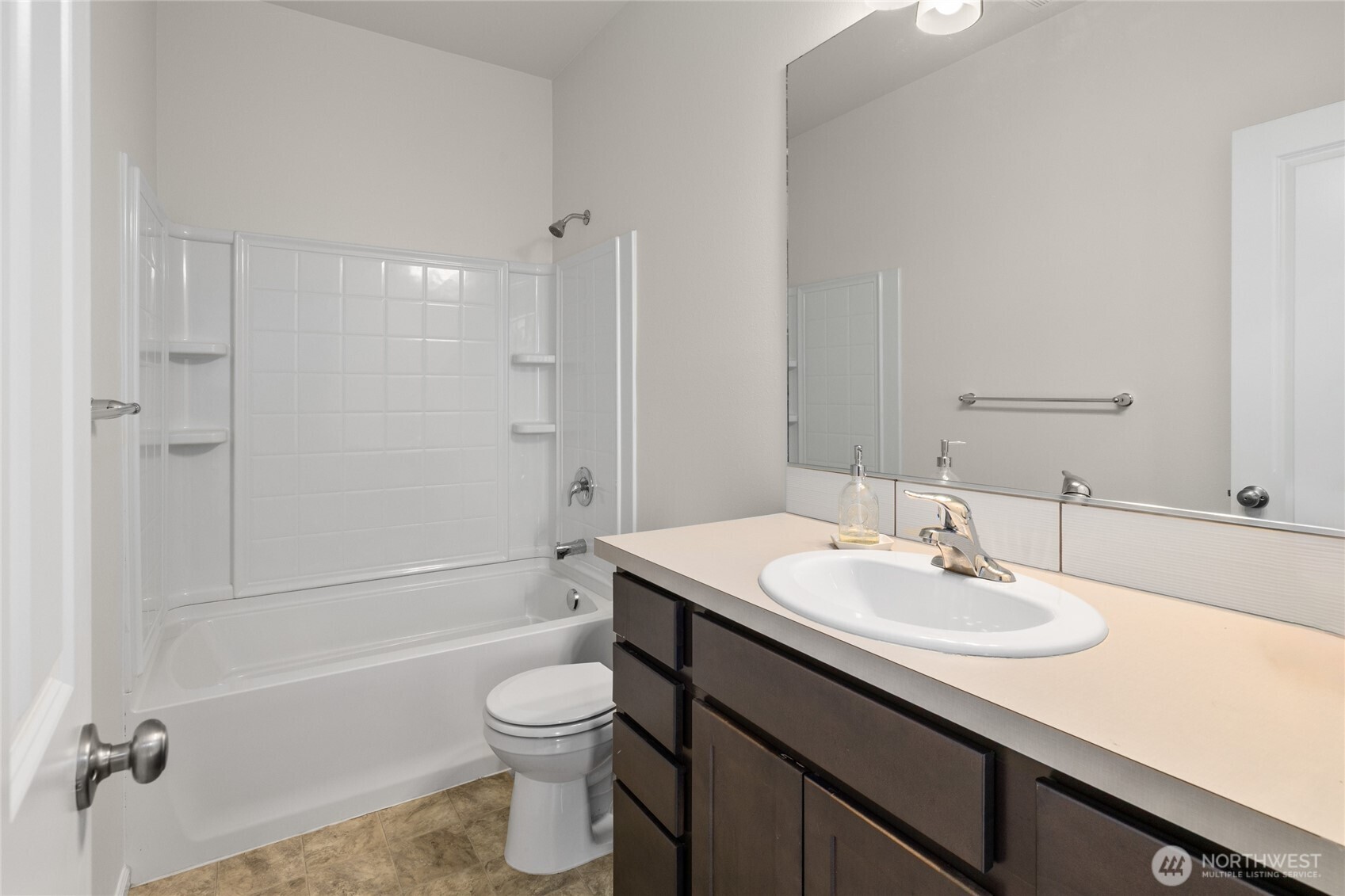 Cle Elum, Washington, 98922, United States, 3 Bedrooms Bedrooms, ,1 BathroomBathrooms,Residential,For Sale,1935300