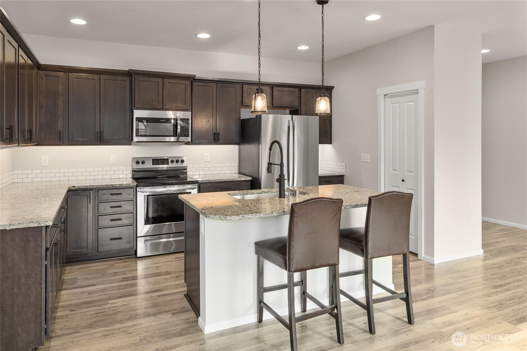 Cle Elum, Washington, 98922, United States, 3 Bedrooms Bedrooms, ,1 BathroomBathrooms,Residential,For Sale,1935300