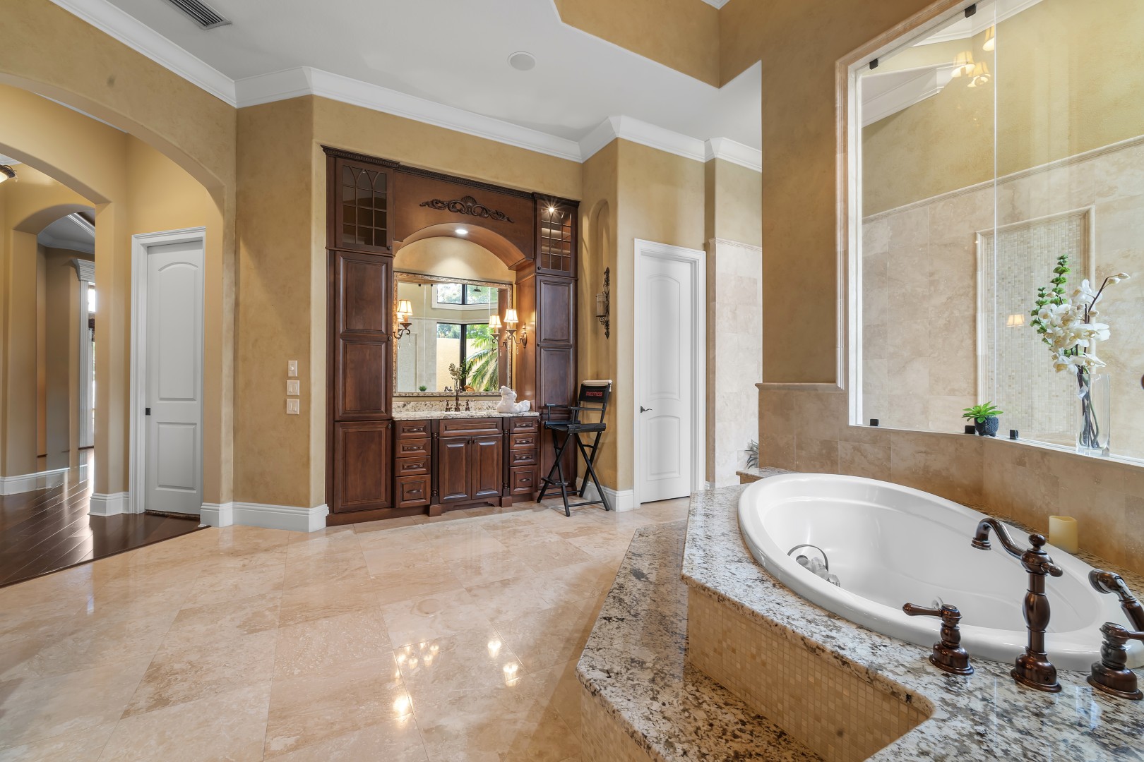 Thonotosassa, Florida, 33592, United States, 5 Bedrooms Bedrooms, ,6 BathroomsBathrooms,Residential,For Sale,1979751