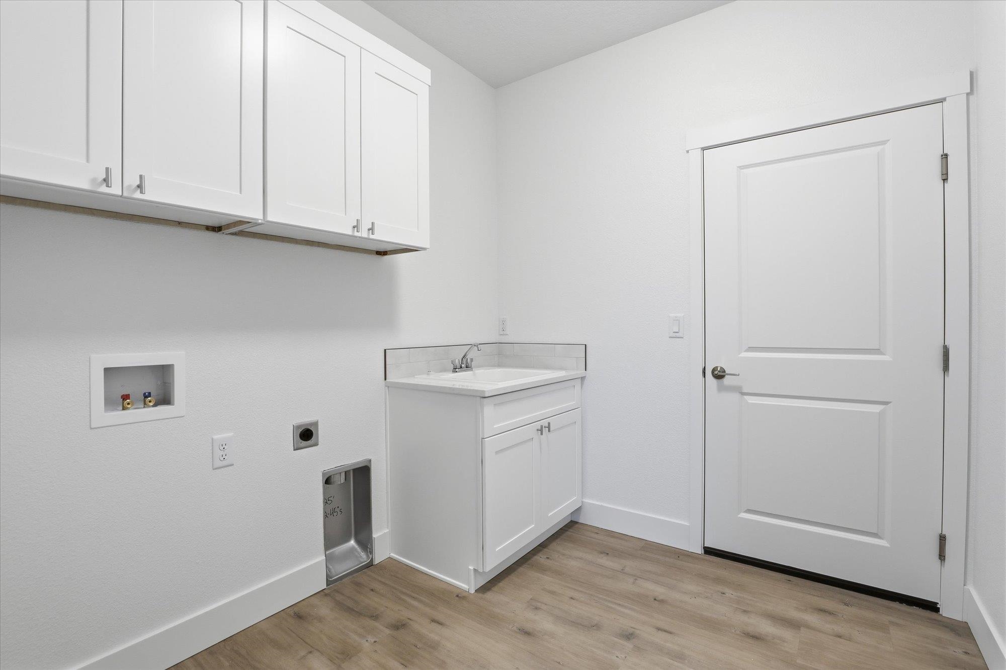 Deer Park, Washington, 99006, United States, 3 Bedrooms Bedrooms, ,2 BathroomsBathrooms,Residential,For Sale,1992798