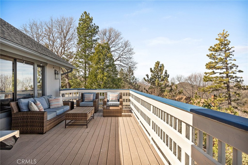 Lake Arrowhead, California, 92352, United States, 6 Bedrooms Bedrooms, ,5 BathroomsBathrooms,Residential,For Sale,1950962