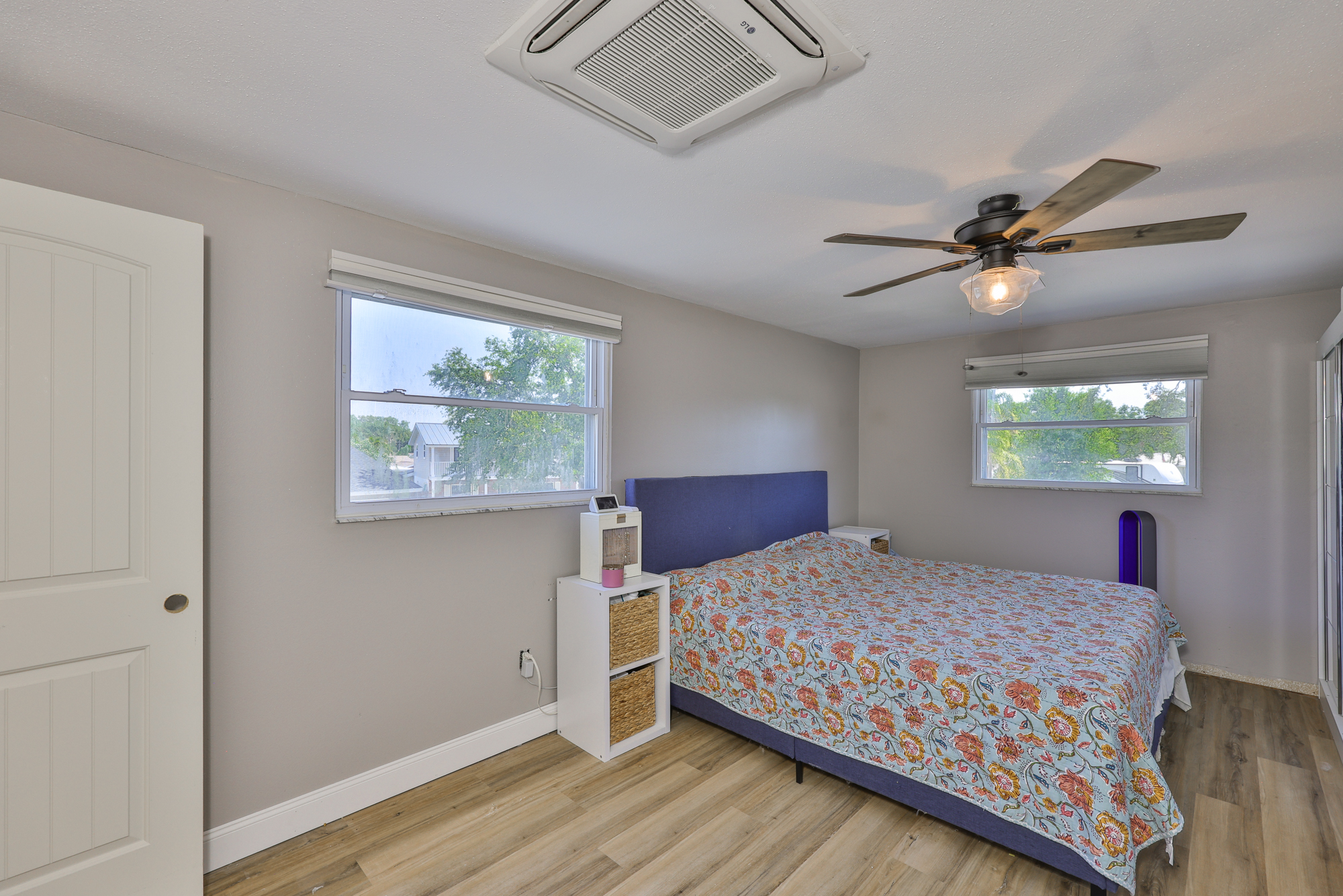 Seminole, Florida, 33772, United States, 3 Bedrooms Bedrooms, ,2 BathroomsBathrooms,Residential,For Sale,1978971