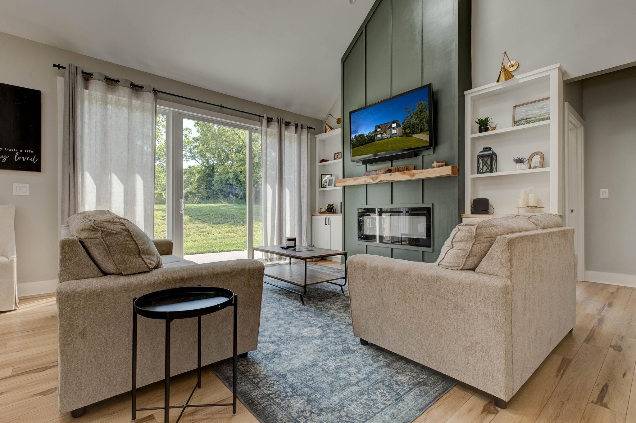 Richmond, Kentucky, 40475, United States, 4 Bedrooms Bedrooms, ,6 BathroomsBathrooms,Residential,For Sale,1971513