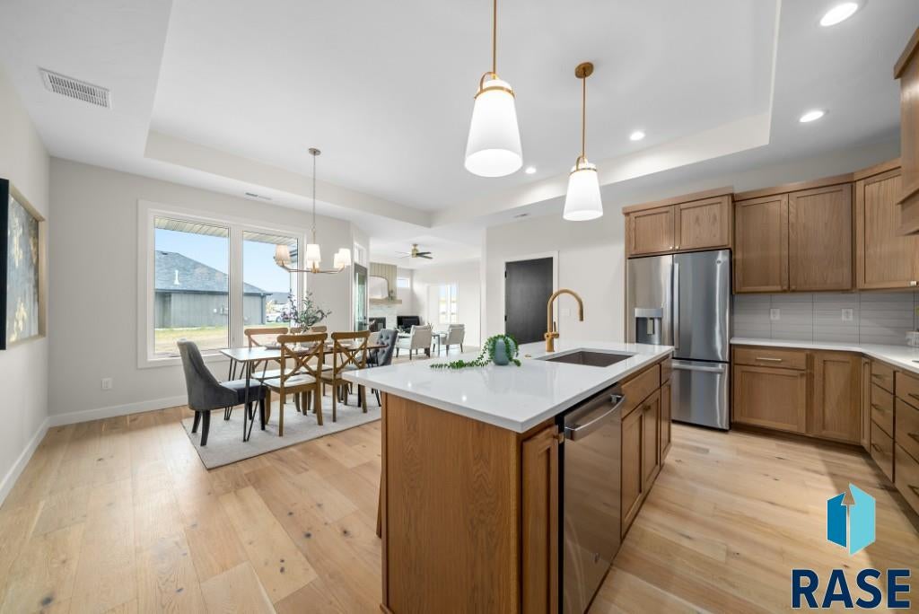 Sioux Falls, South Dakota, 57110, United States, 2 Bedrooms Bedrooms, ,2 BathroomsBathrooms,Residential,For Sale,2005980