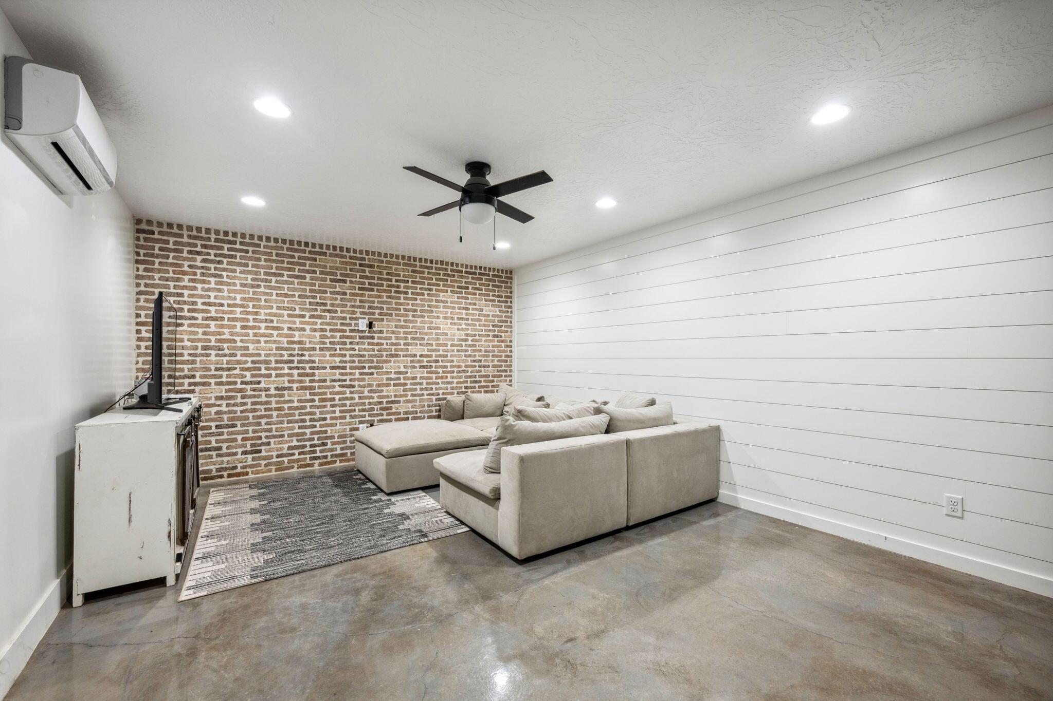 St George, Utah, 84790, United States, 6 Bedrooms Bedrooms, ,5 BathroomsBathrooms,Residential,For Sale,1923472