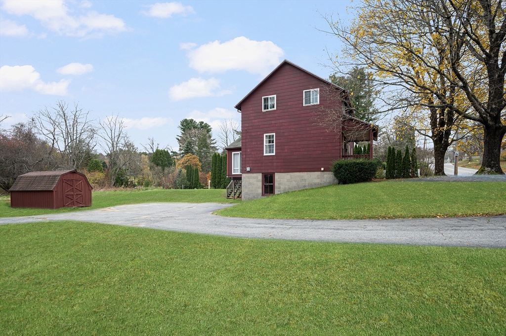 Northbridge, Massachusetts, 01534, United States, 3 Bedrooms Bedrooms, ,1 BathroomBathrooms,Residential,For Sale,1992479
