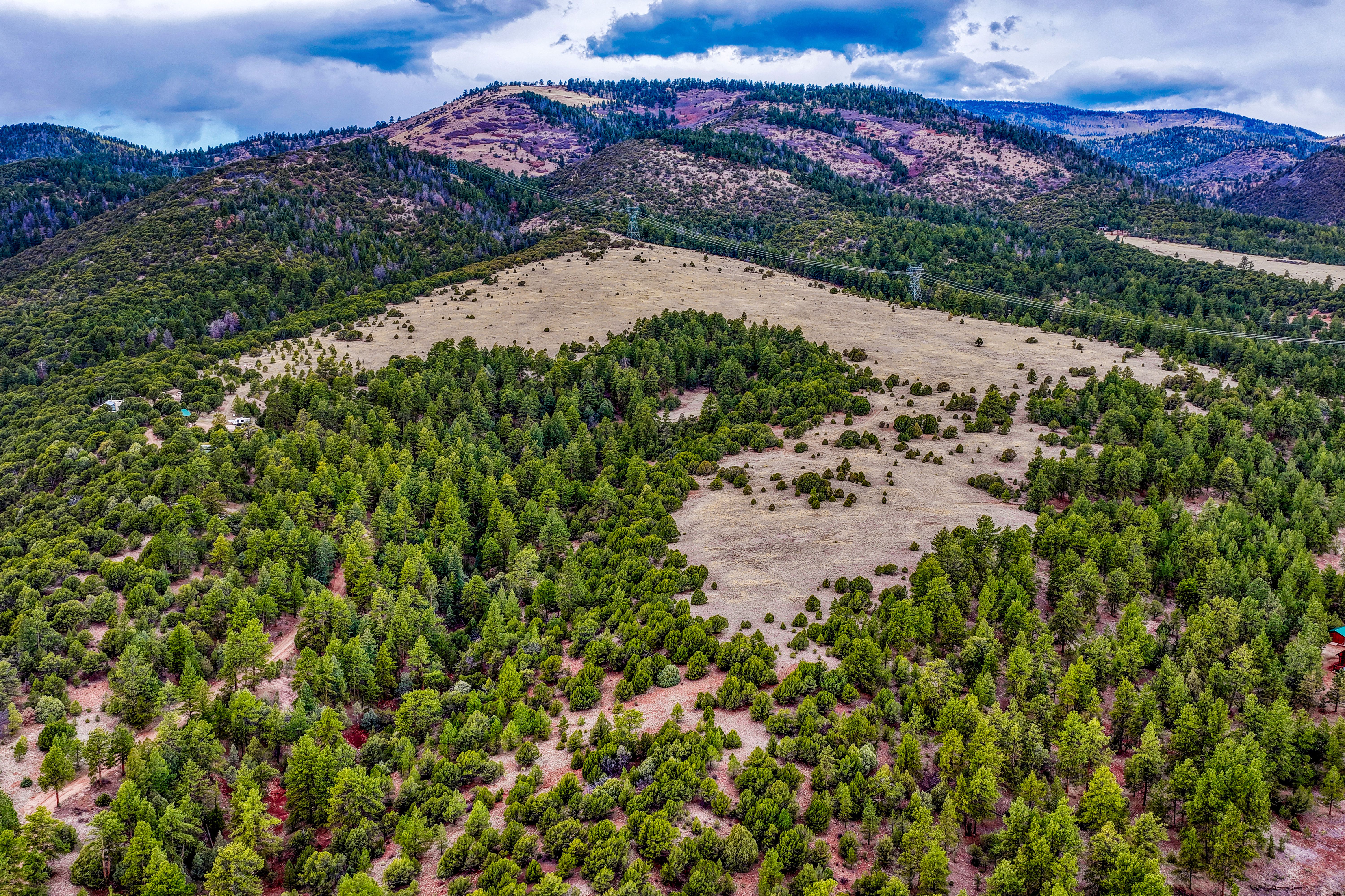  Spectacular 119 acre ranch tucked into a scenic mountain valley - 物件實景