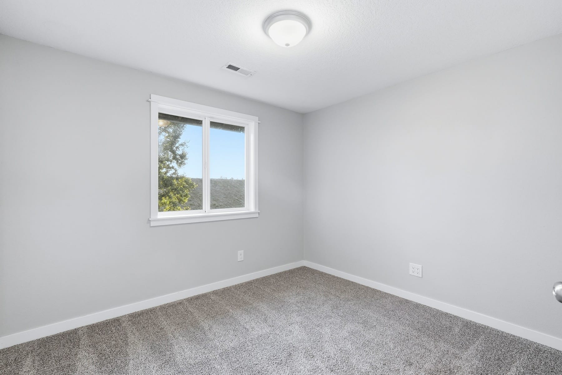  22335 SW MARTINAZZI AVE Tualatin, OR 97062 - 物件實景