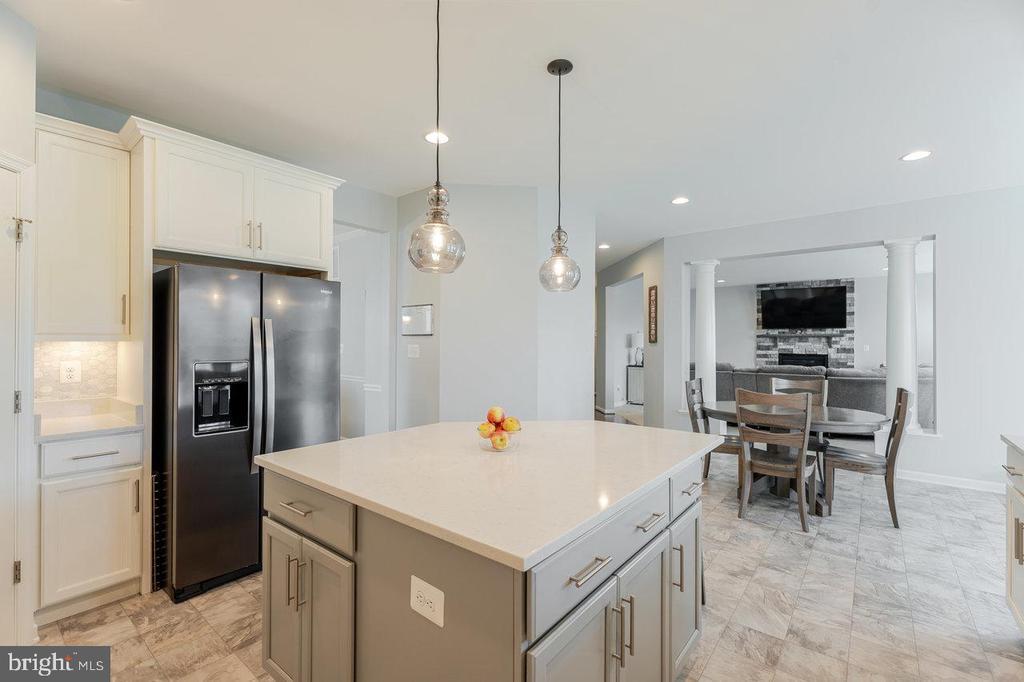 Charles Town, West Virginia, 25414, United States, 4 Bedrooms Bedrooms, ,5 BathroomsBathrooms,Residential,For Sale,1965453