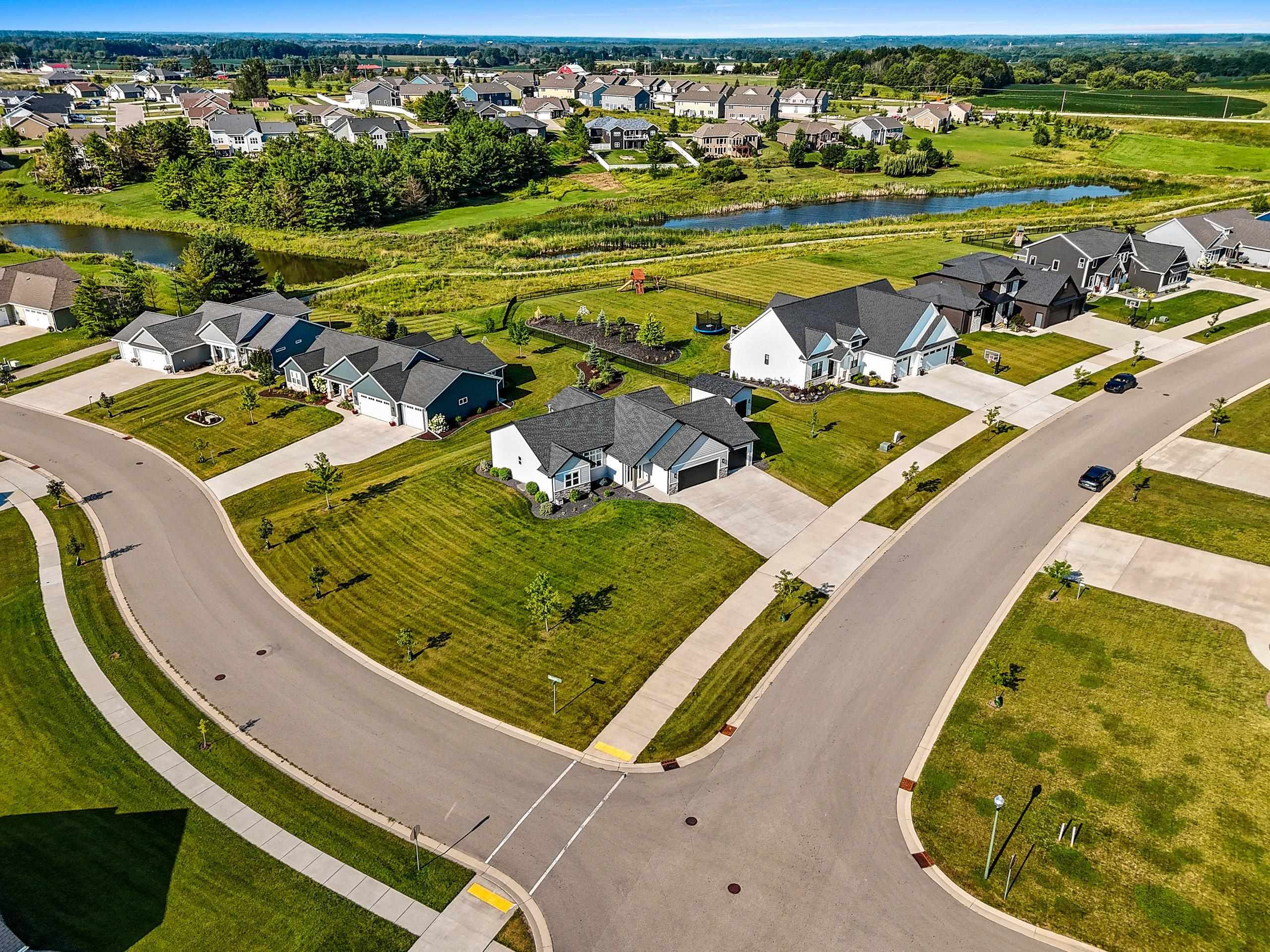 GREENVILLE, Wisconsin, 54942, United States, 4 Bedrooms Bedrooms, ,4 BathroomsBathrooms,Residential,For Sale,1926261