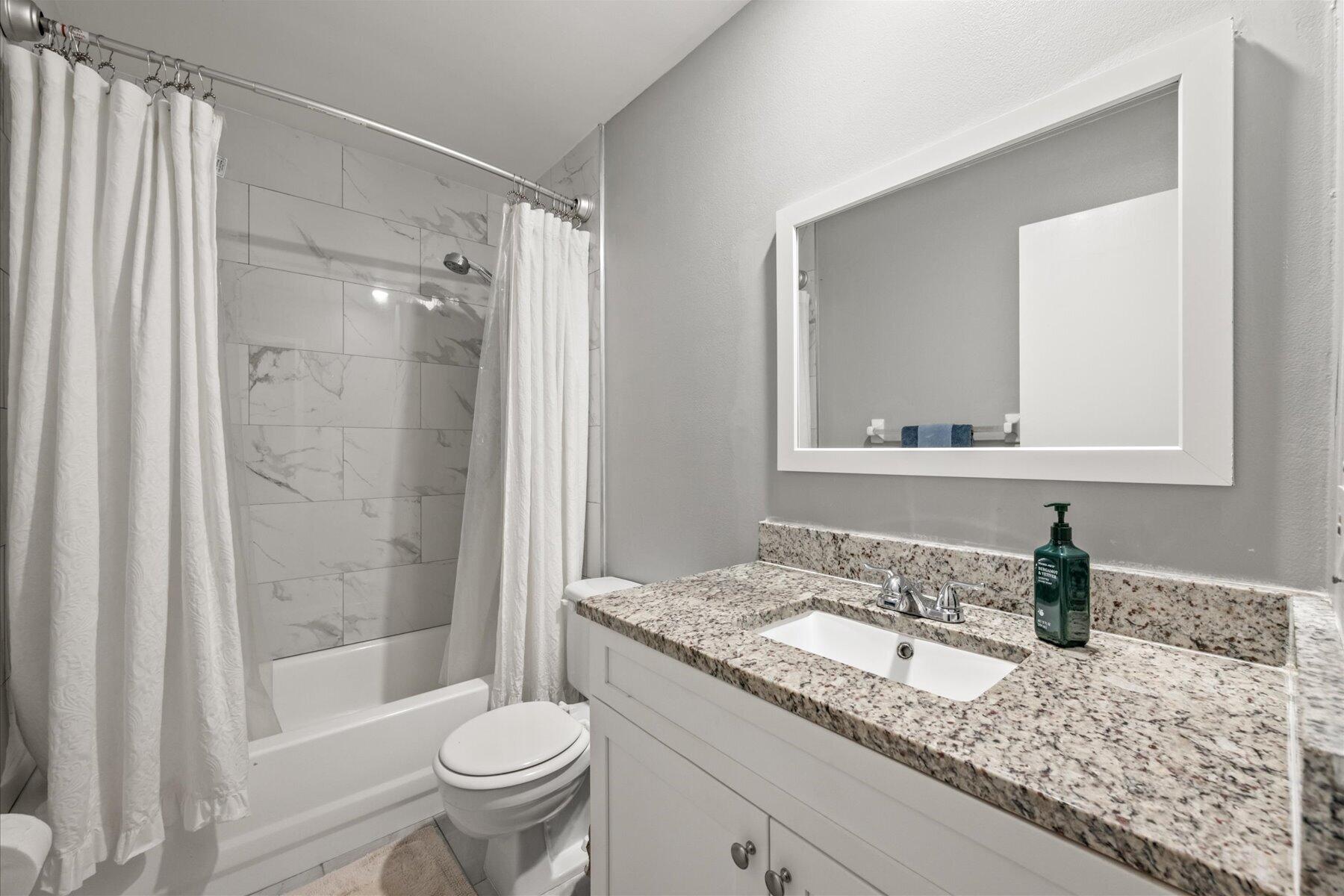  12126 Regal Court E - 物件實景