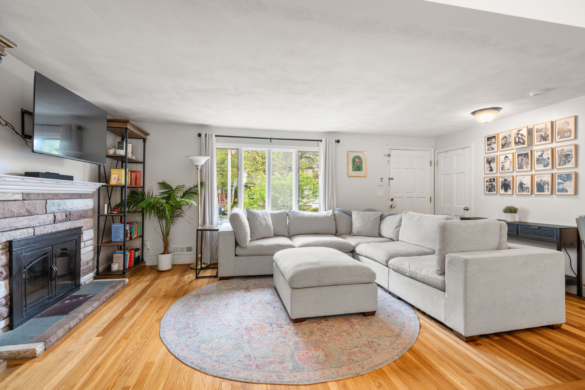  2 Forbes Road, Canton, MA, 02021 - 物件實景
