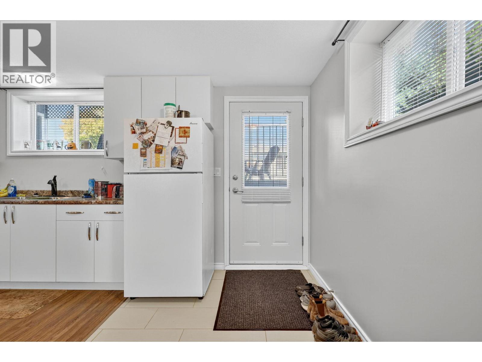 KELOWNA, British Columbia, V1X 1C4, CA, 5 Bedrooms Bedrooms, ,3 BathroomsBathrooms,Residential,For Sale,1948235