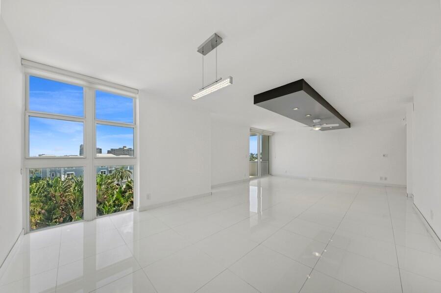Delray Beach, Florida, 33483, United States, 2 Bedrooms Bedrooms, ,2 BathroomsBathrooms,Residential,For Sale,1826520