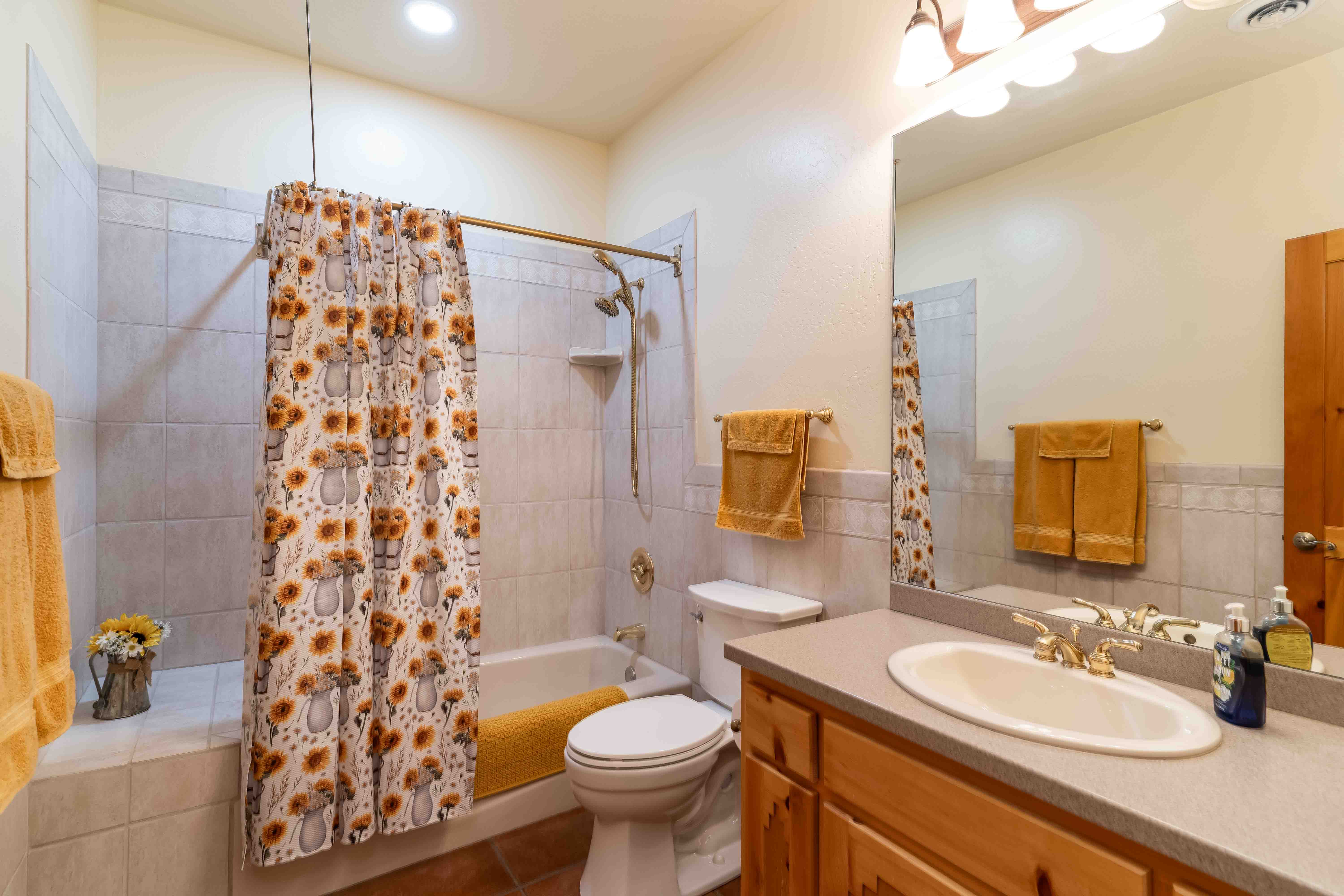 Aztec, New Mexico, 87410, United States, 4 Bedrooms Bedrooms, ,3 BathroomsBathrooms,Residential,For Sale,1974220