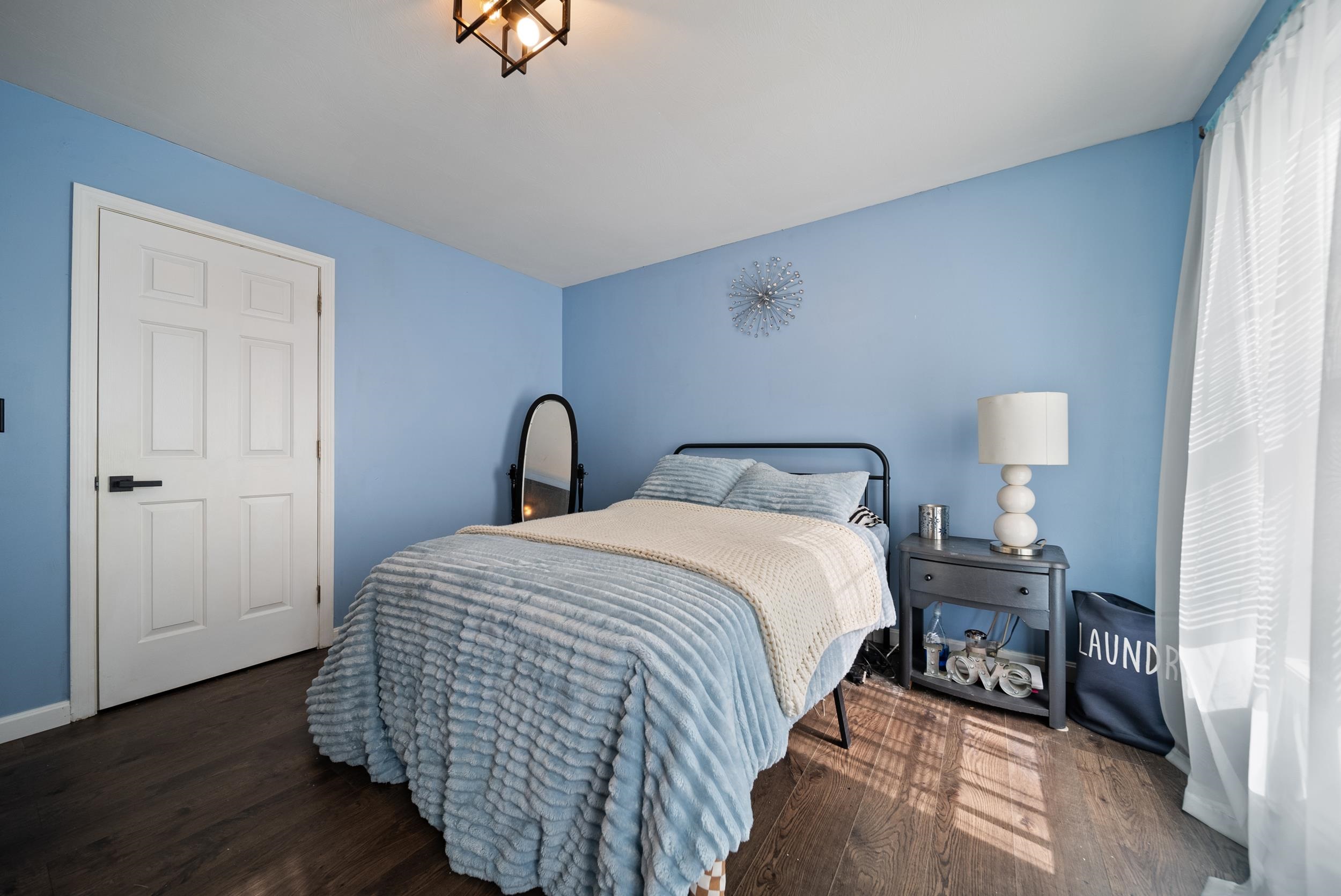 Derry, New Hampshire, 03038, United States, 3 Bedrooms Bedrooms, ,3 BathroomsBathrooms,Residential,For Sale,1885633