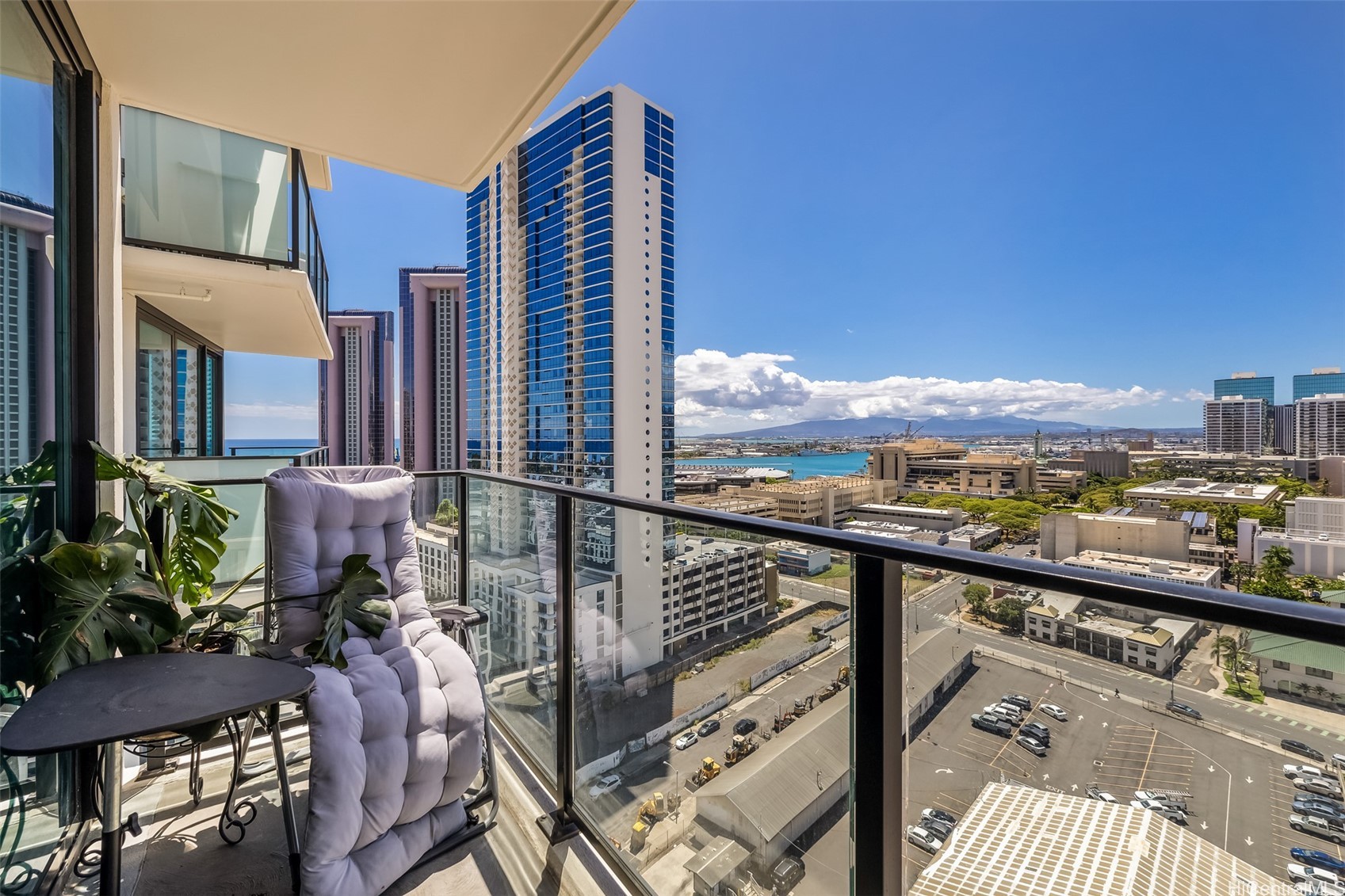 Honolulu, Hawaii, 96813, United States, 2 Bedrooms Bedrooms, ,2 BathroomsBathrooms,Residential,For Sale,1988310