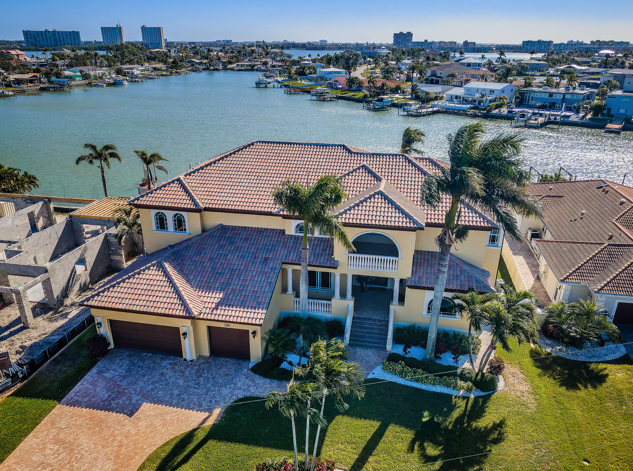 St Petersburg, Florida, 33707, United States, 5 Bedrooms Bedrooms, ,5 BathroomsBathrooms,Residential,For Sale,2006025