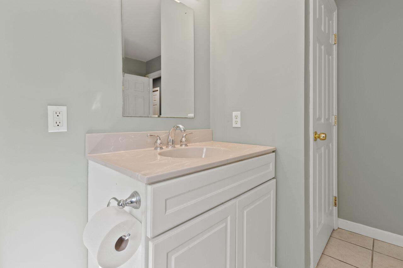 Windham, Maine, 04062, United States, 3 Bedrooms Bedrooms, ,3 BathroomsBathrooms,Residential,For Sale,1926366