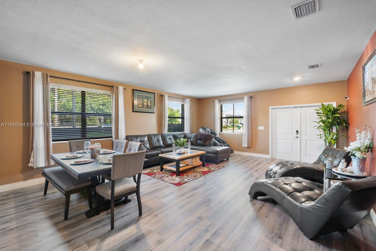 Homestead, Florida, 33032, United States, 5 Bedrooms Bedrooms, ,4 BathroomsBathrooms,Residential,For Sale,1896086