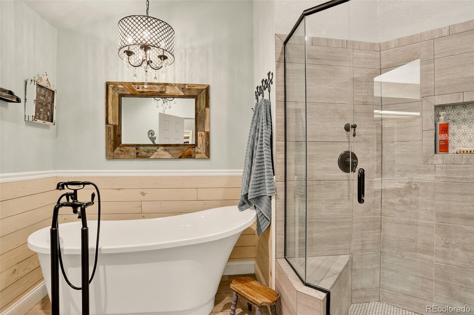Littleton, Colorado, 80123, United States, 3 Bedrooms Bedrooms, ,3 BathroomsBathrooms,Residential,For Sale,1918351