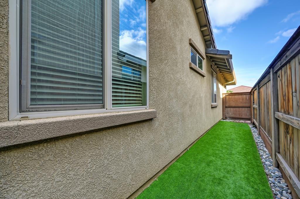 Woodland, California, 95776, United States, 3 Bedrooms Bedrooms, ,2 BathroomsBathrooms,Residential,For Sale,1989380