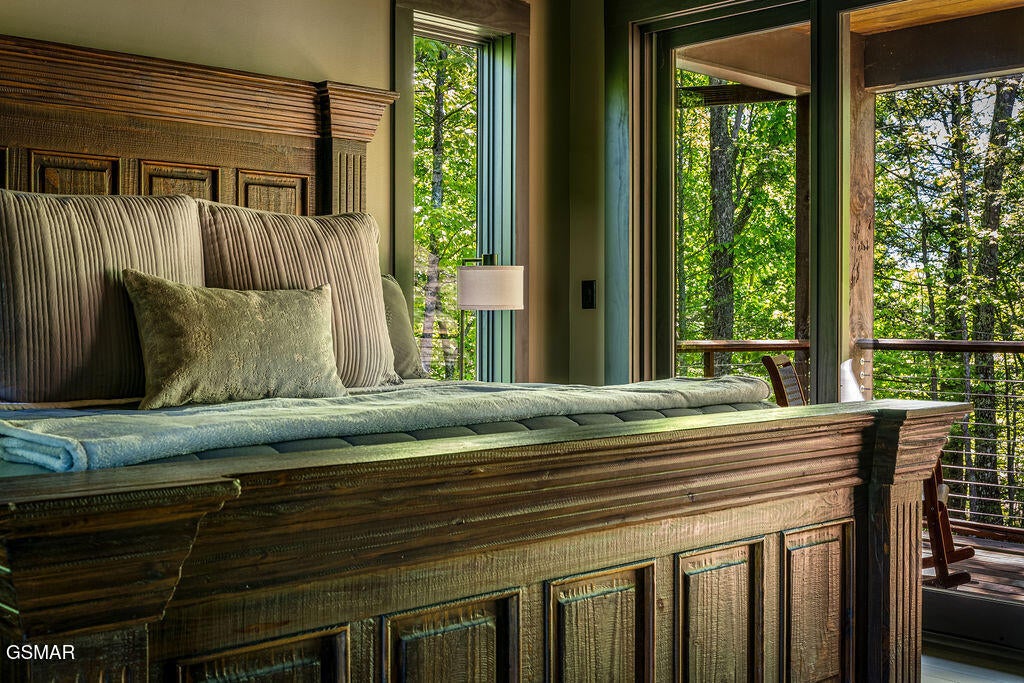 Gatlinburg, Tennessee, 37738, United States, 3 Bedrooms Bedrooms, ,5 BathroomsBathrooms,Residential,For Sale,2034960