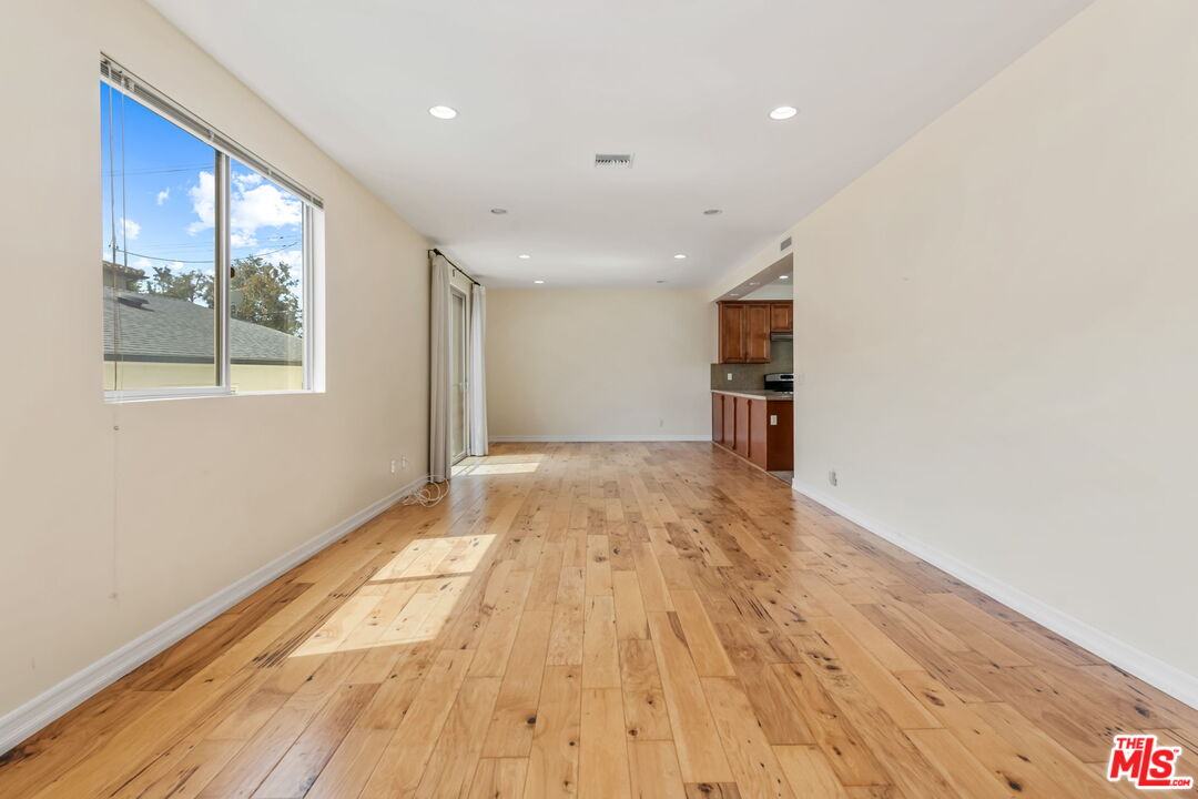 Los Angeles, California, 90025, United States, 6 Bedrooms Bedrooms, ,Residential,For Sale,1932013