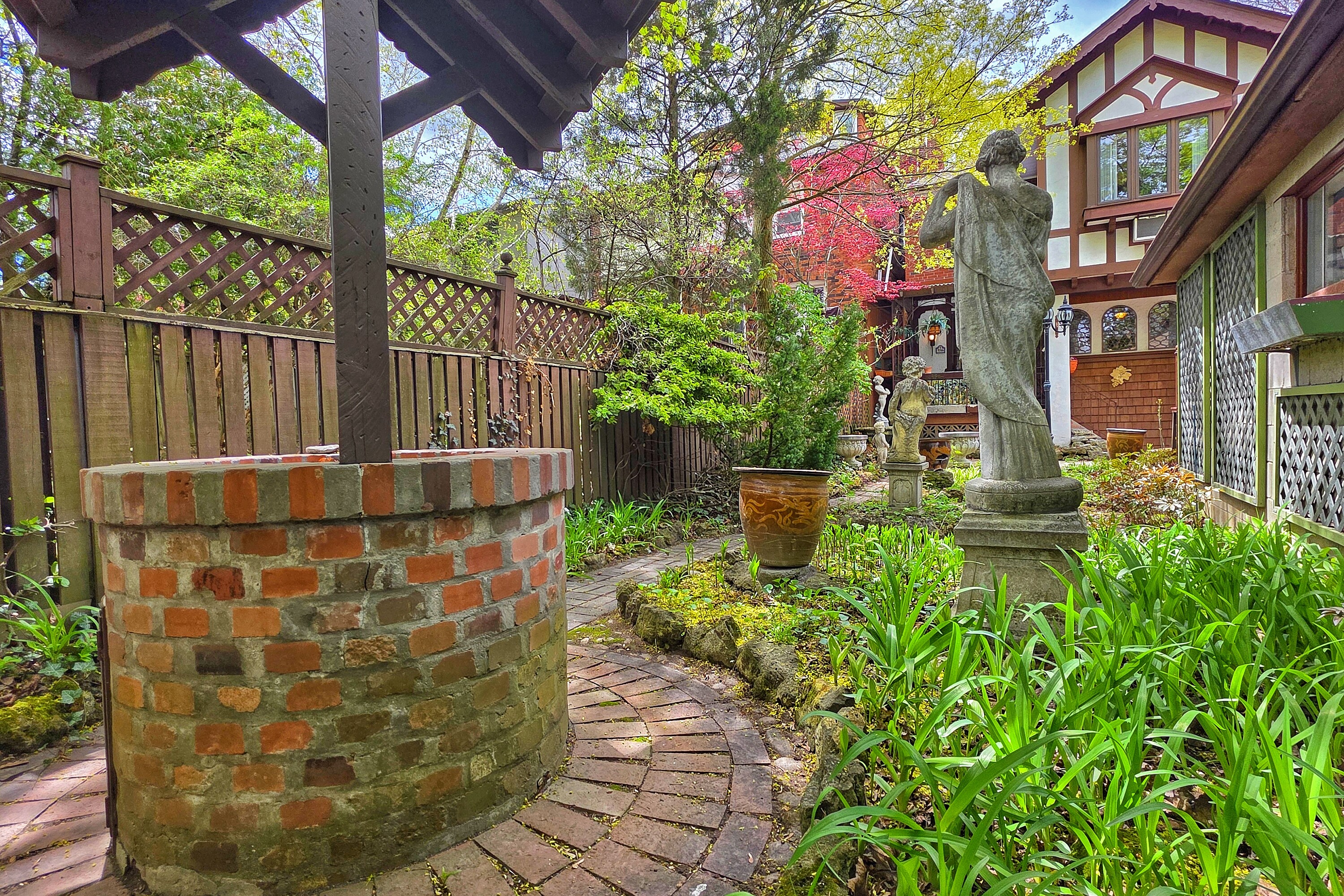  Allenby Family Home - 物件實景